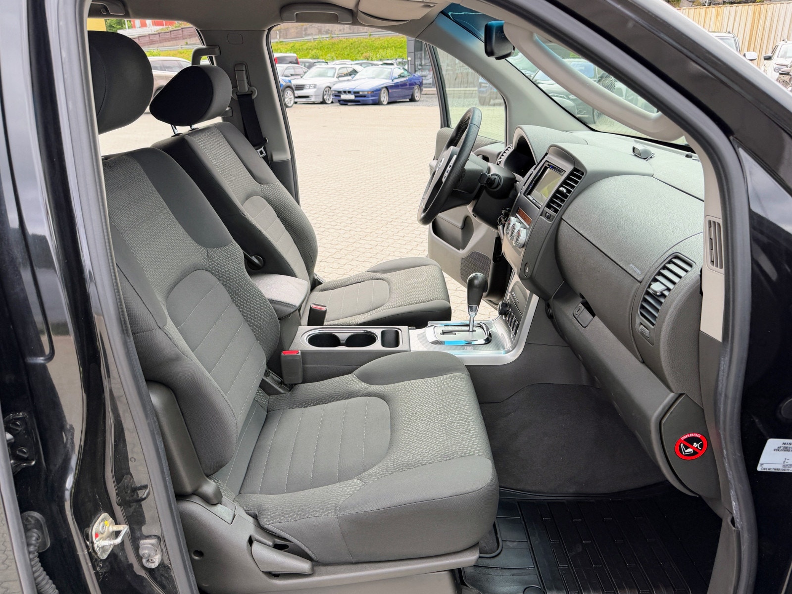 Nissan Pathfinder 2.5 4WD Automatic, 190hp, 2012
