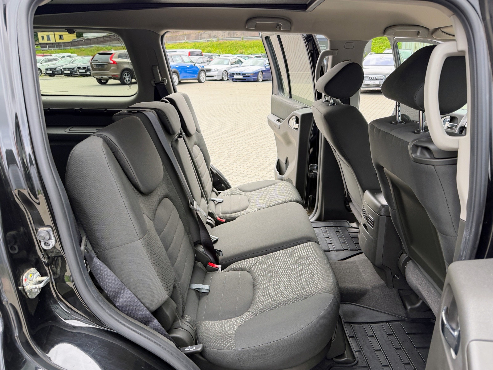 Nissan Pathfinder 2.5 4WD Automatic, 190hp, 2012