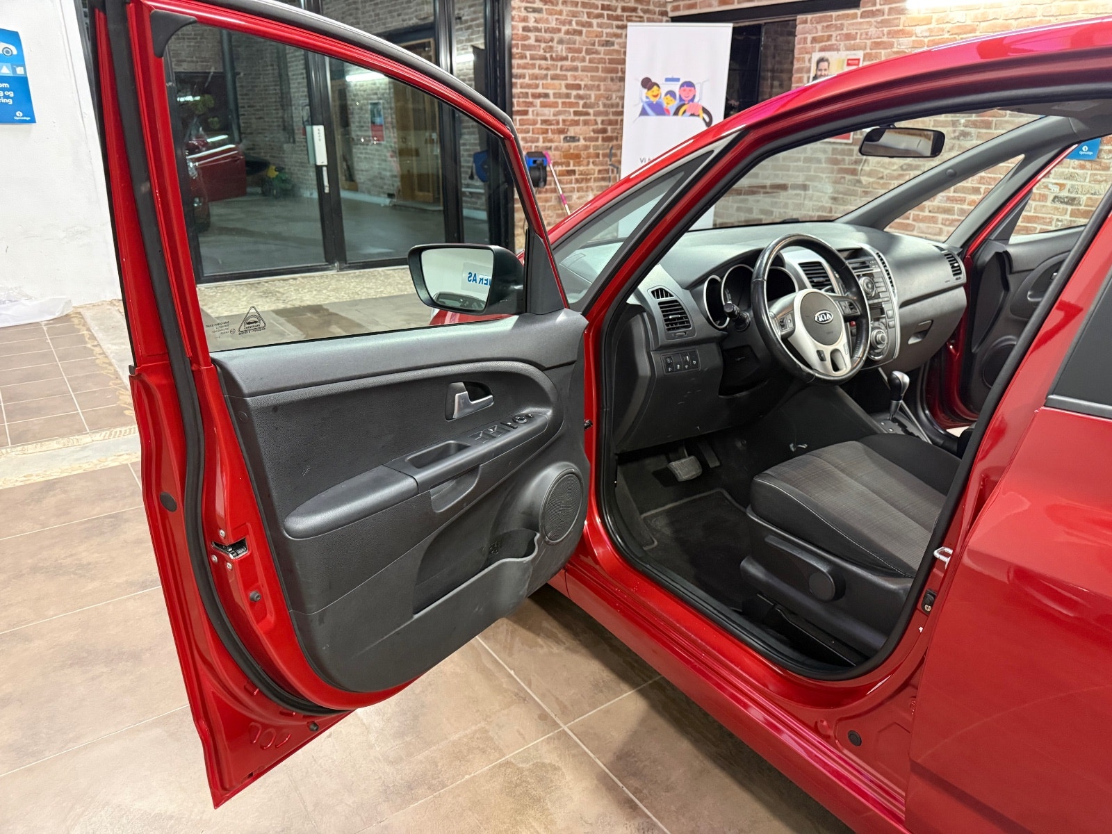Kia Venga 1.6 CVVT Automatic, 4-trins, 125ps, 2013