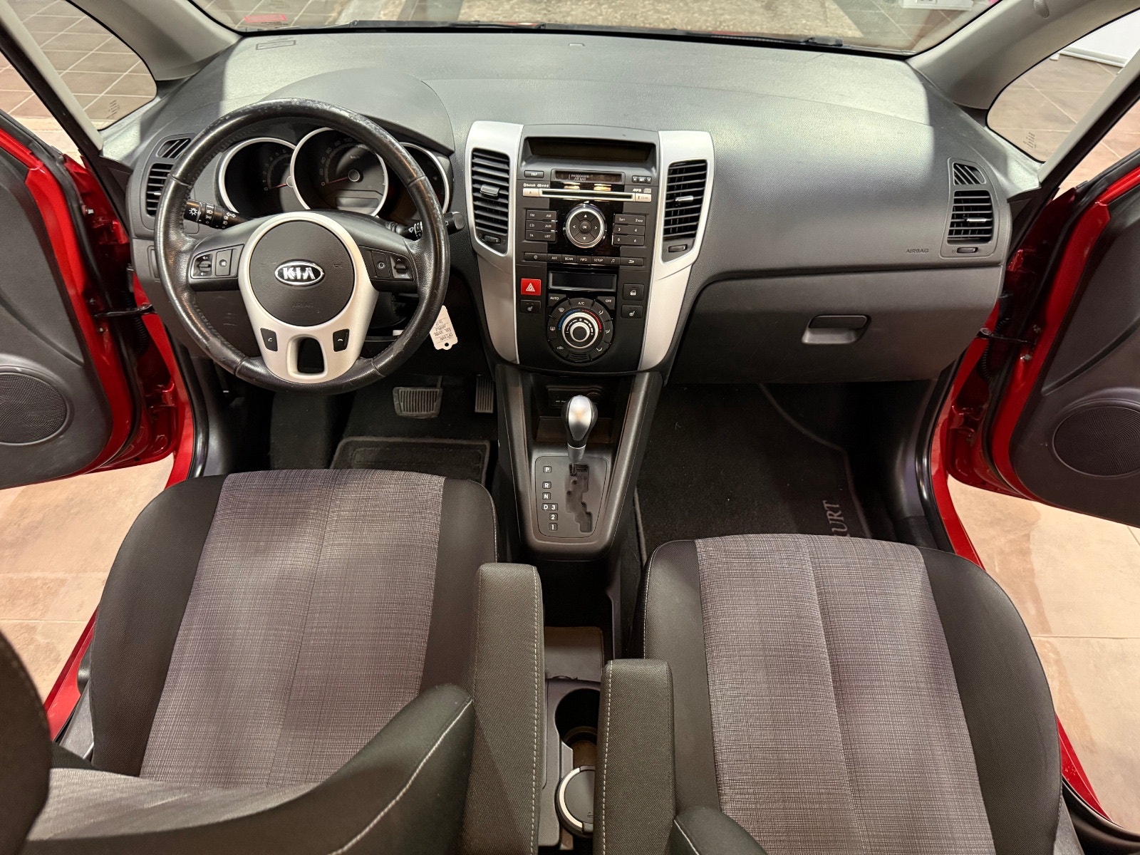 Kia Venga 1.6 CVVT Automatic, 4-trins, 125ps, 2013