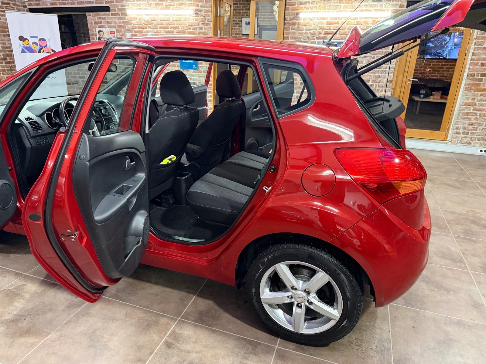 Kia Venga 1.6 CVVT Automatic, 4-trins, 125ps, 2013