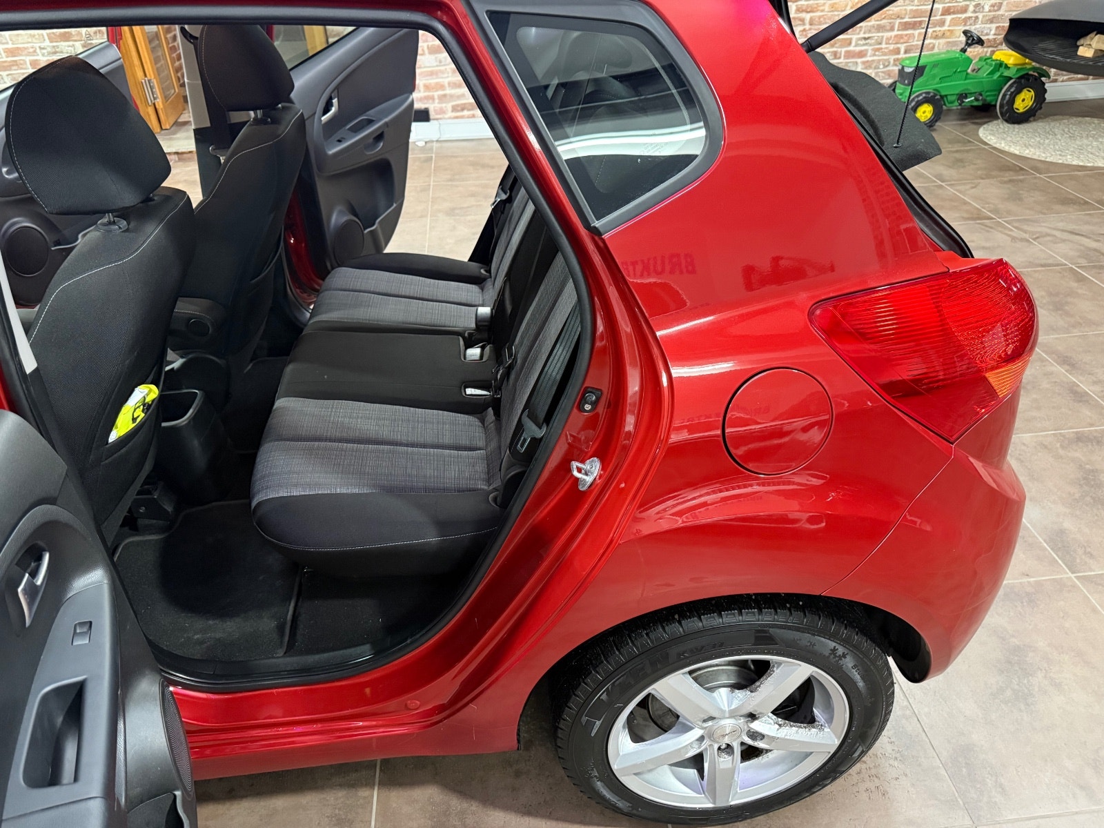 Kia Venga 1.6 CVVT Automatic, 4-trins, 125ps, 2013