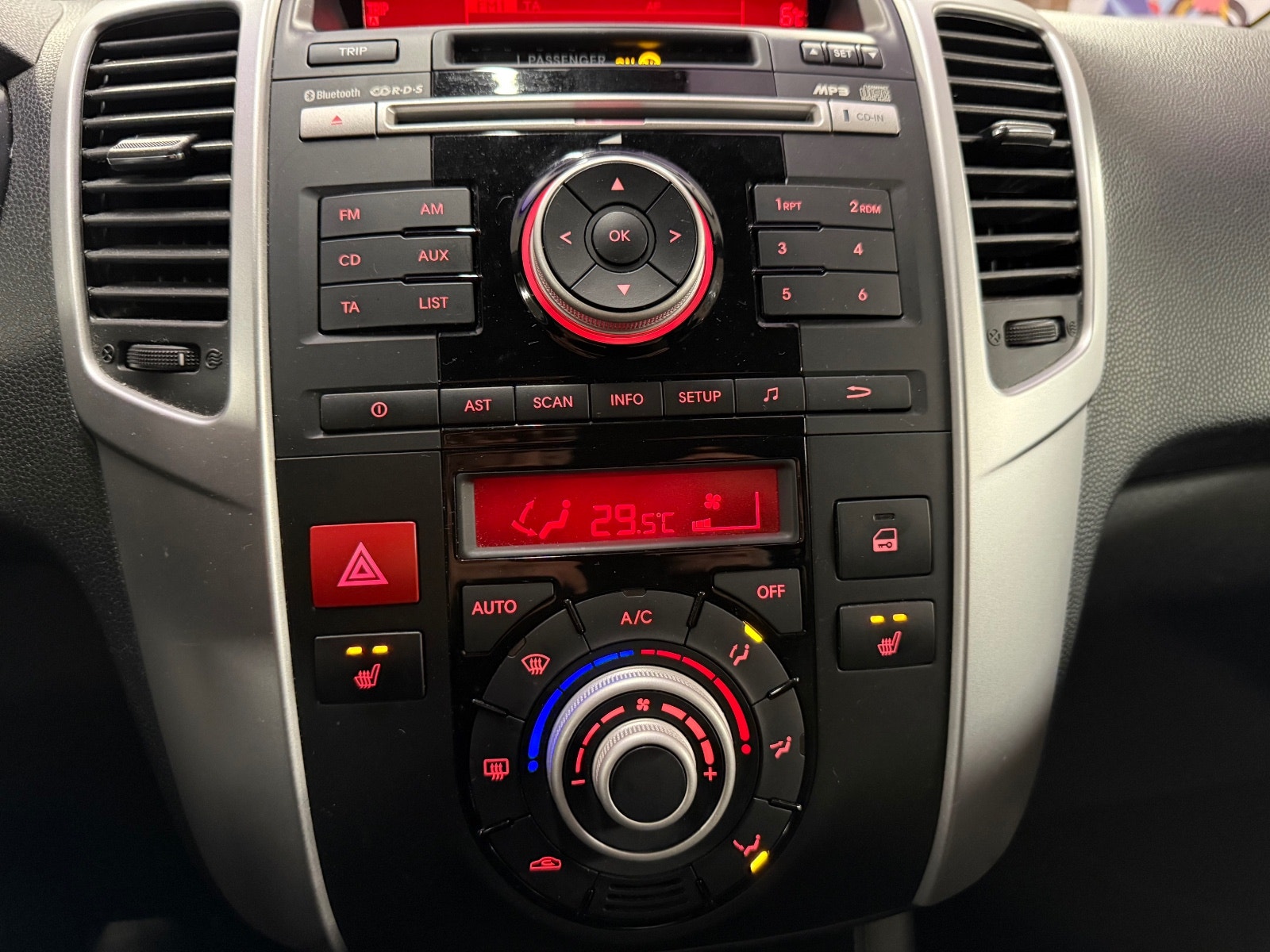 Kia Venga 1.6 CVVT Automatic, 4-trins, 125ps, 2013