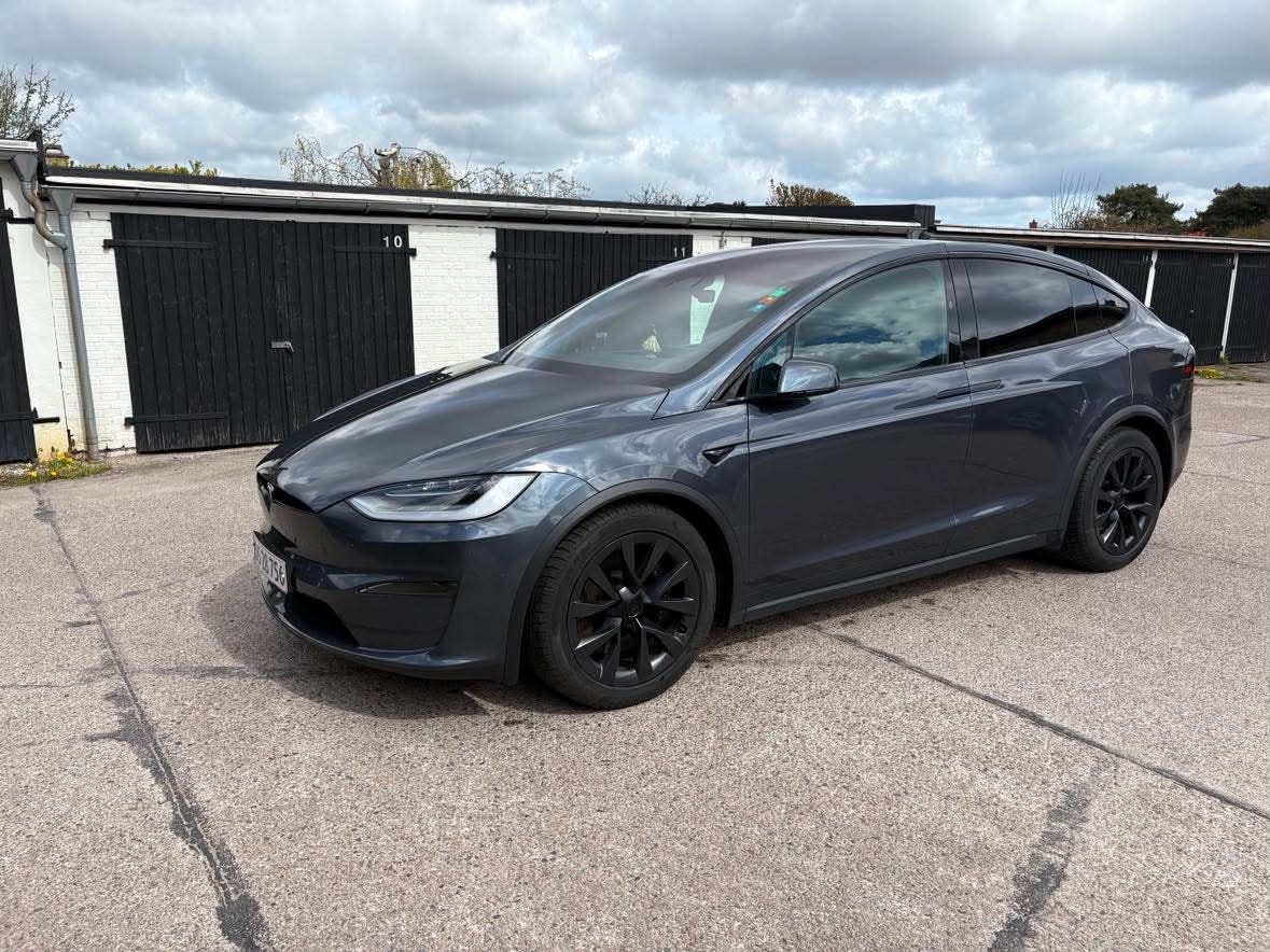 Tesla Model X, 670ps, 2023