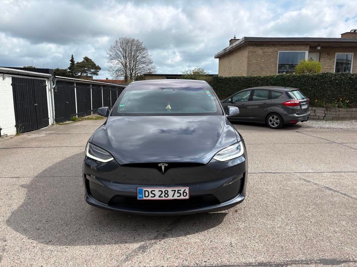 Tesla Model X, 670ps, 2023