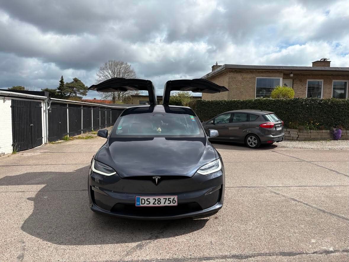 Tesla Model X, 670ps, 2023