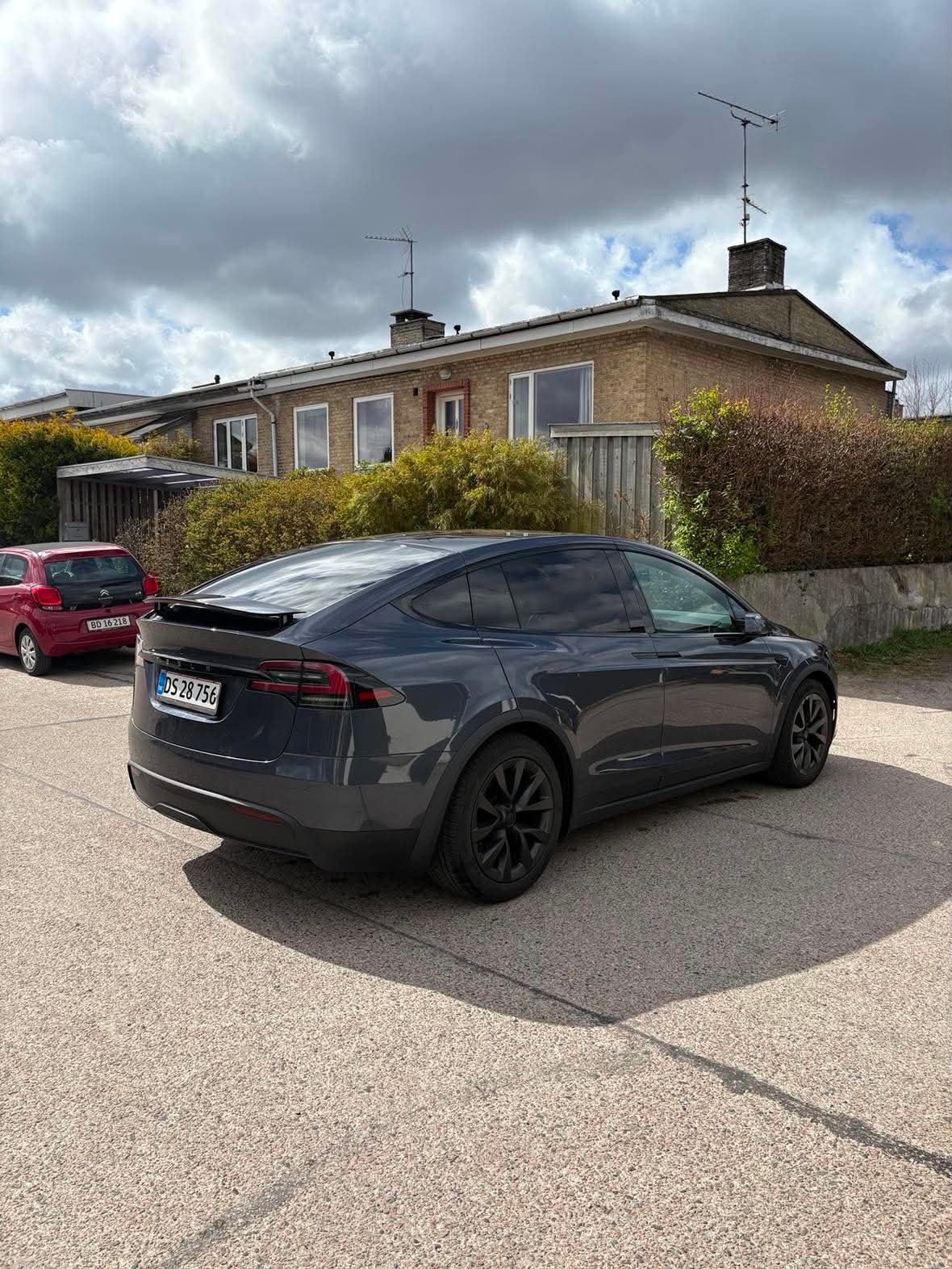Tesla Model X, 670ps, 2023