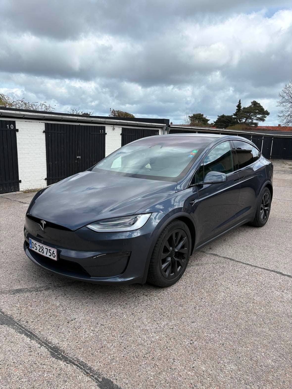 Tesla Model X, 670ps, 2023