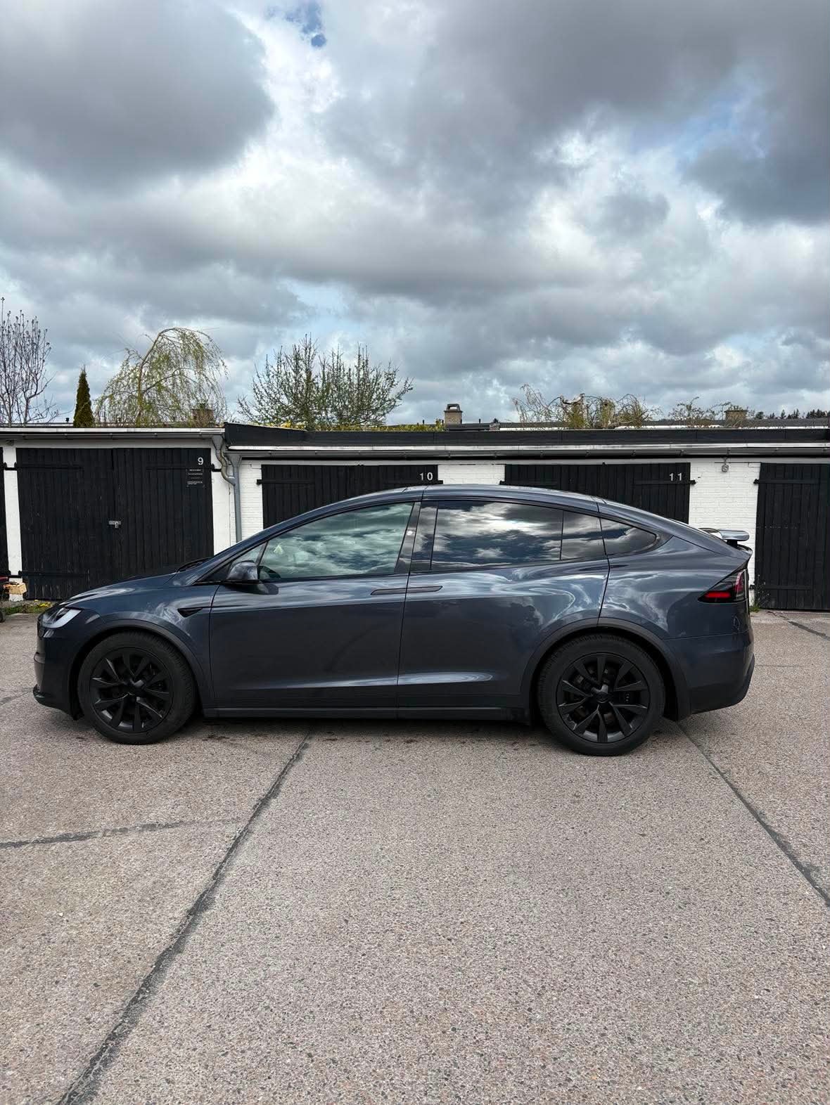Tesla Model X, 670ps, 2023