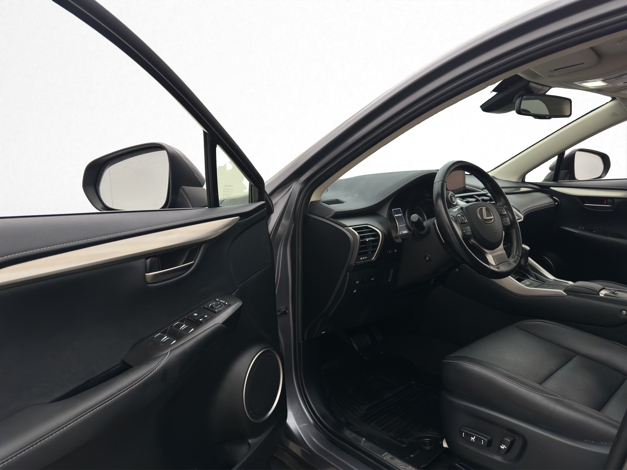 Lexus NX 300h AWD 2.5 AWD E-CVT, 197hp, 2019