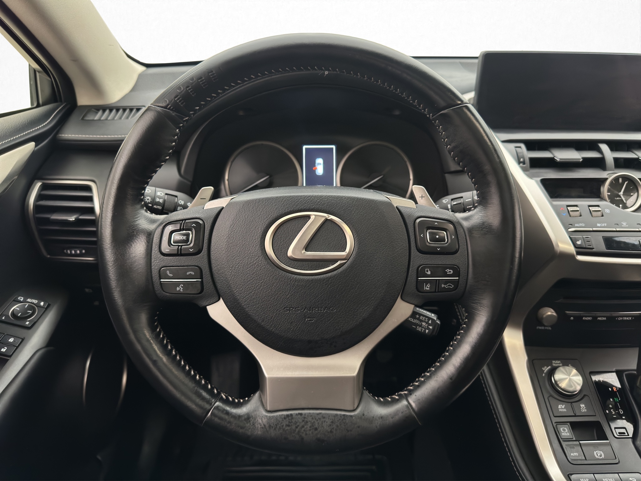 Lexus NX 300h AWD 2.5 AWD E-CVT, 197hp, 2019