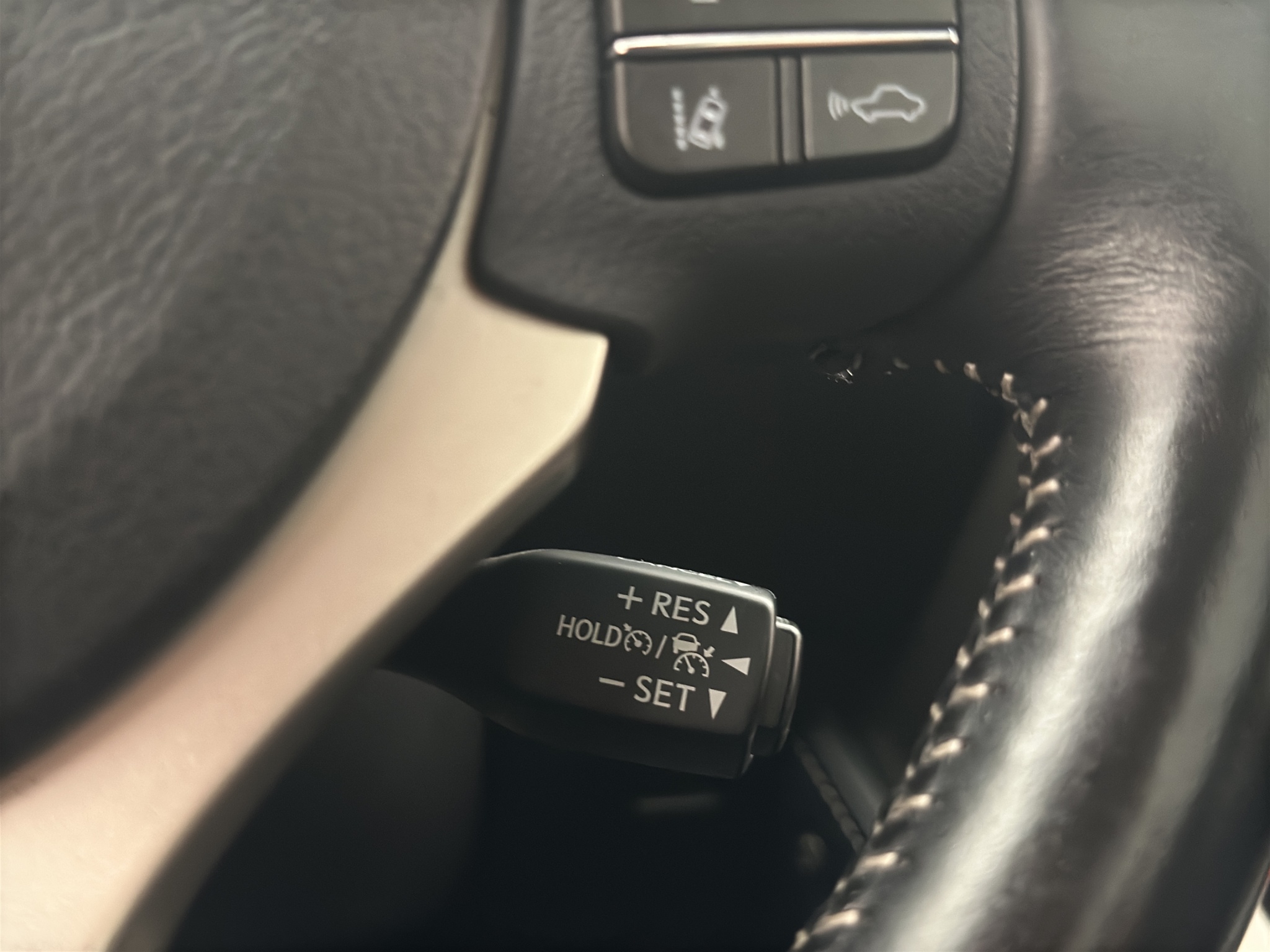Lexus NX 300h AWD 2.5 AWD E-CVT, 197hp, 2019
