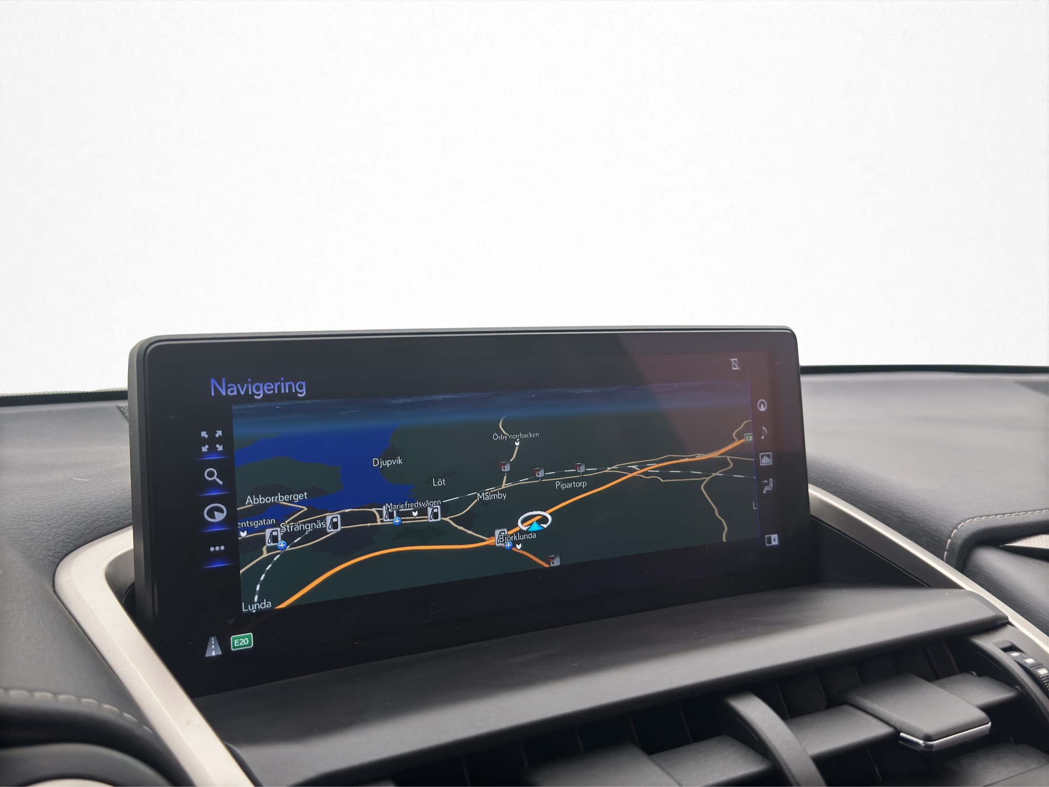 Lexus NX 300h AWD 2.5 AWD E-CVT, 197hp, 2019