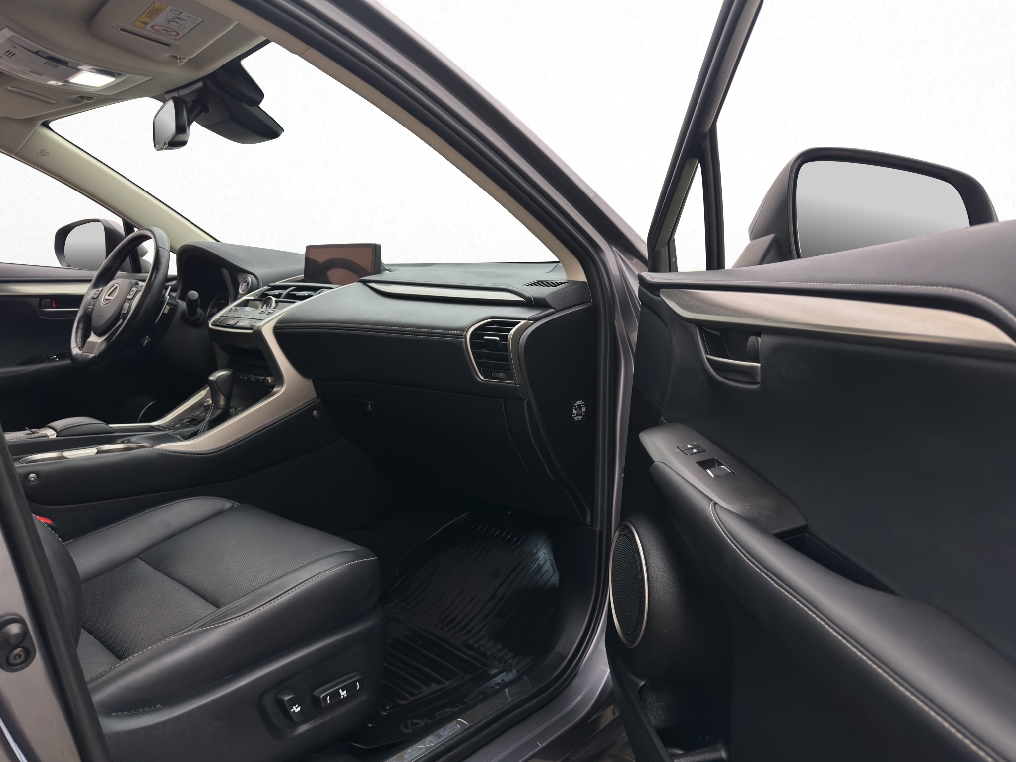 Lexus NX 300h AWD 2.5 AWD E-CVT, 197hp, 2019