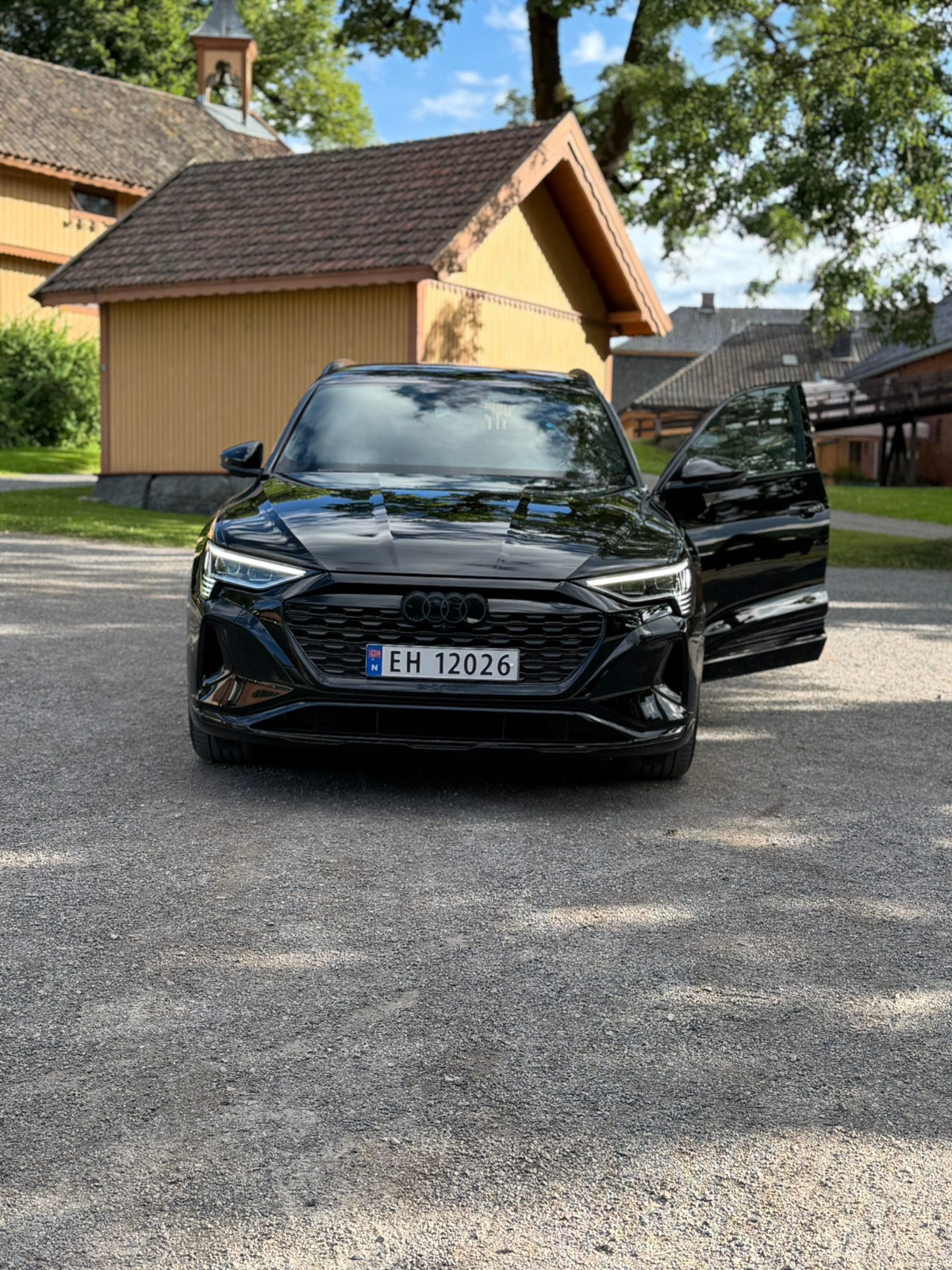 Audi Q8 50 e-tron quattro, 340hp, 2024