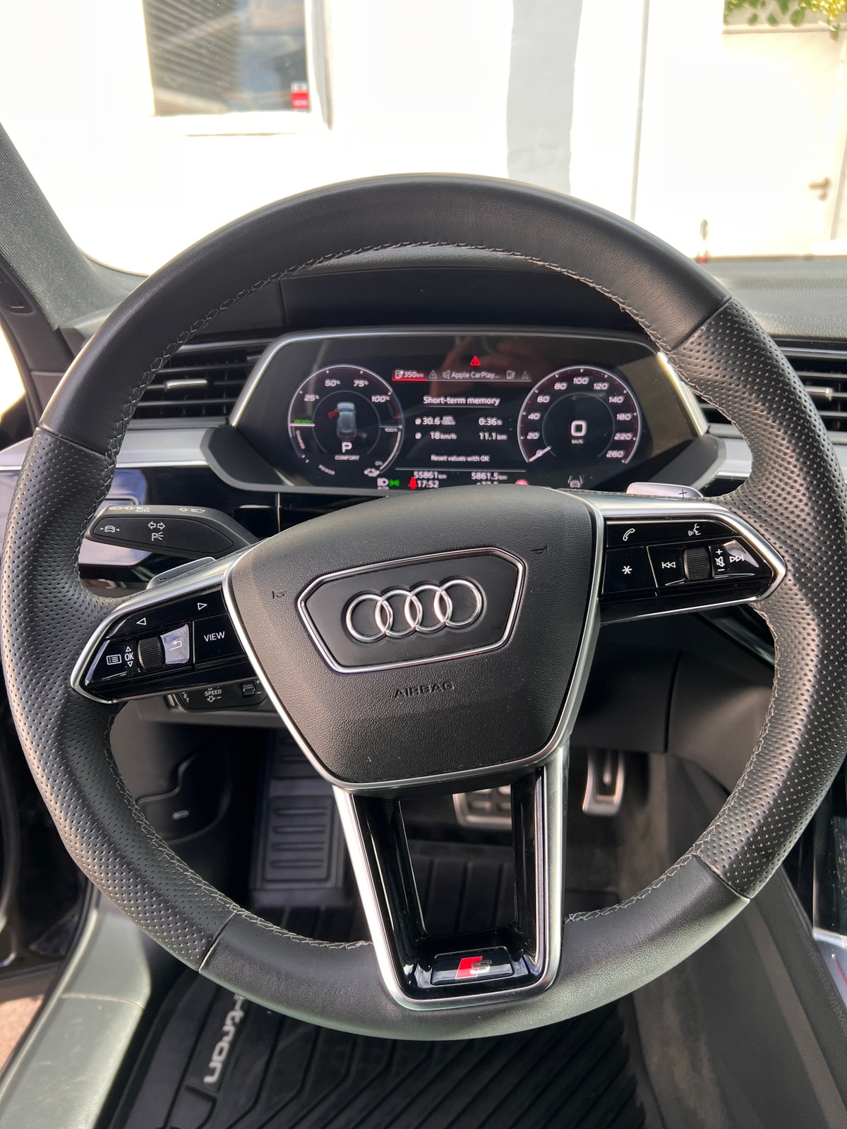 Audi Q8 50 e-tron quattro, 340hp, 2024