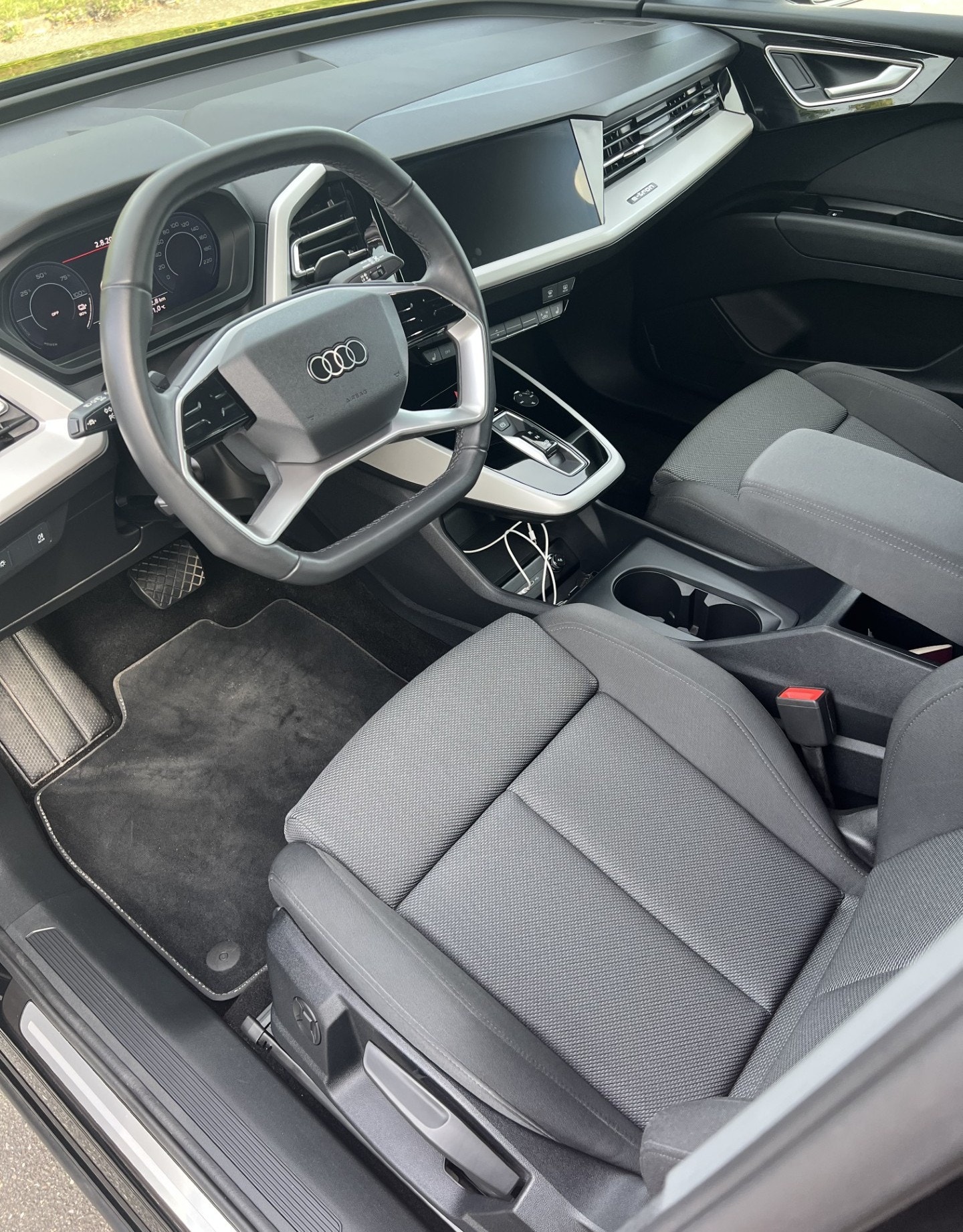 Audi Q4 45 e-tron, 286ps, 2025