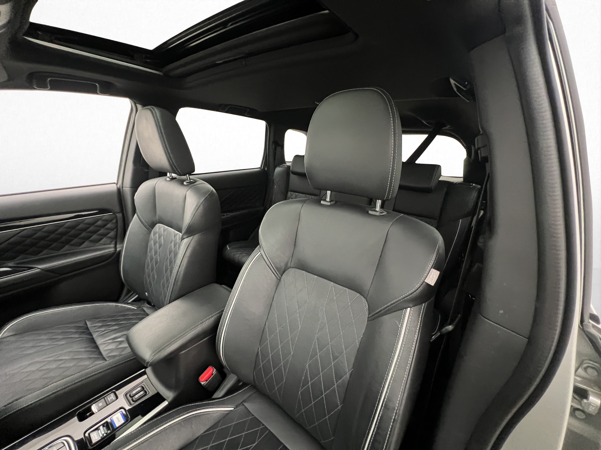 Mitsubishi Outlander PHEV CVT, 224hk, 2020