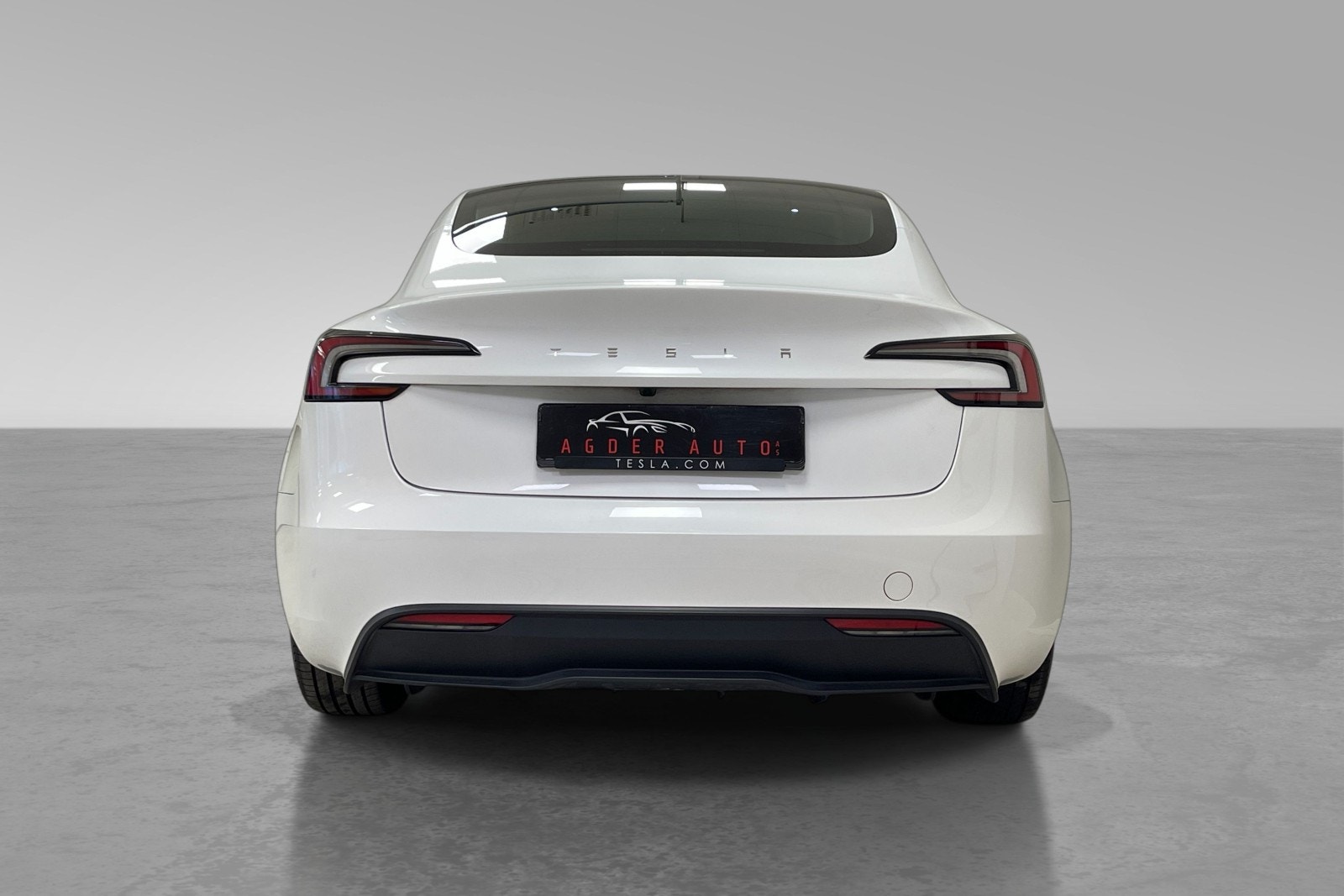 Tesla Model 3 Standard Range, 283hp, 2024