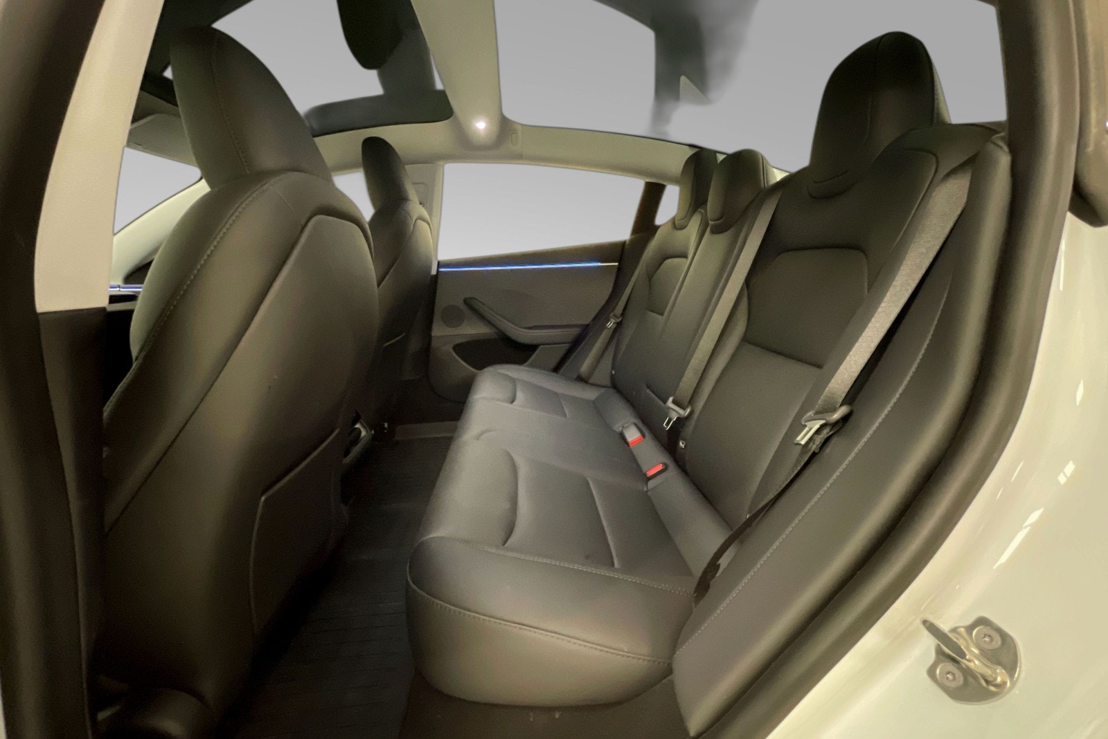 Tesla Model 3 Standard Range, 283hp, 2024