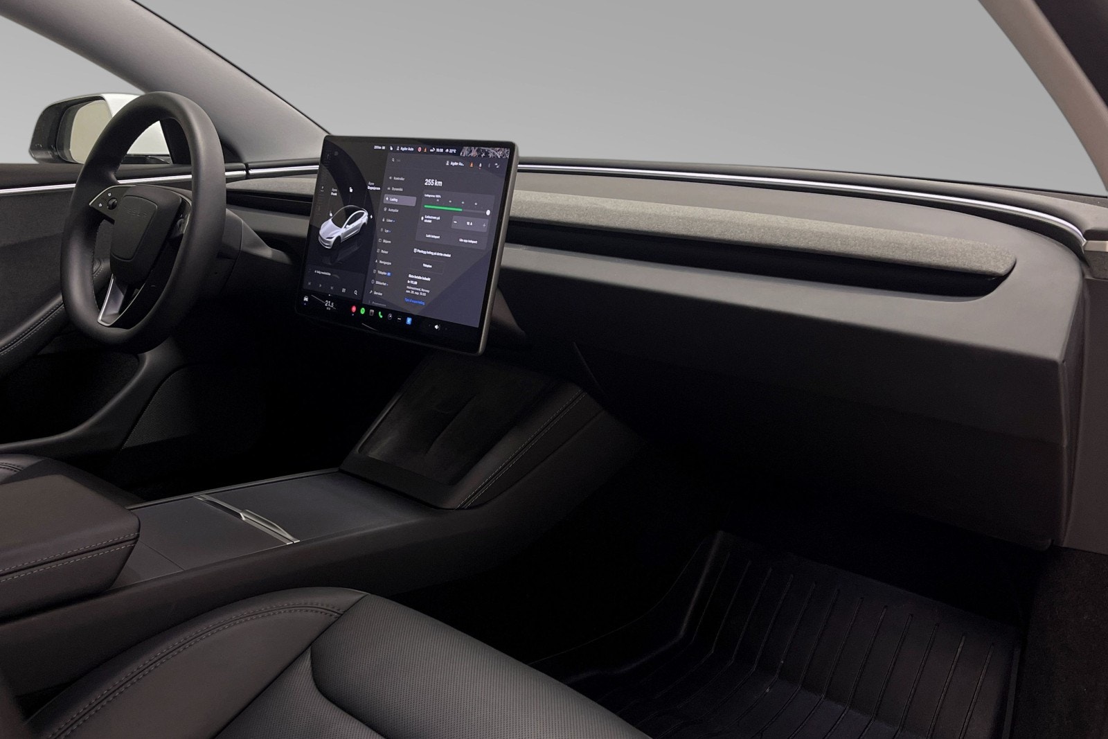 Tesla Model 3 Standard Range, 283hp, 2024