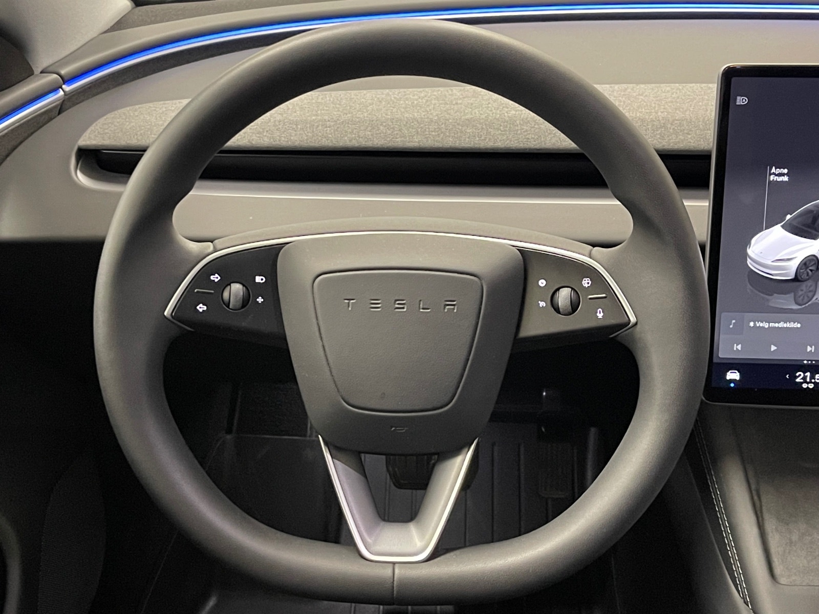 Tesla Model 3 Standard Range, 283hp, 2024