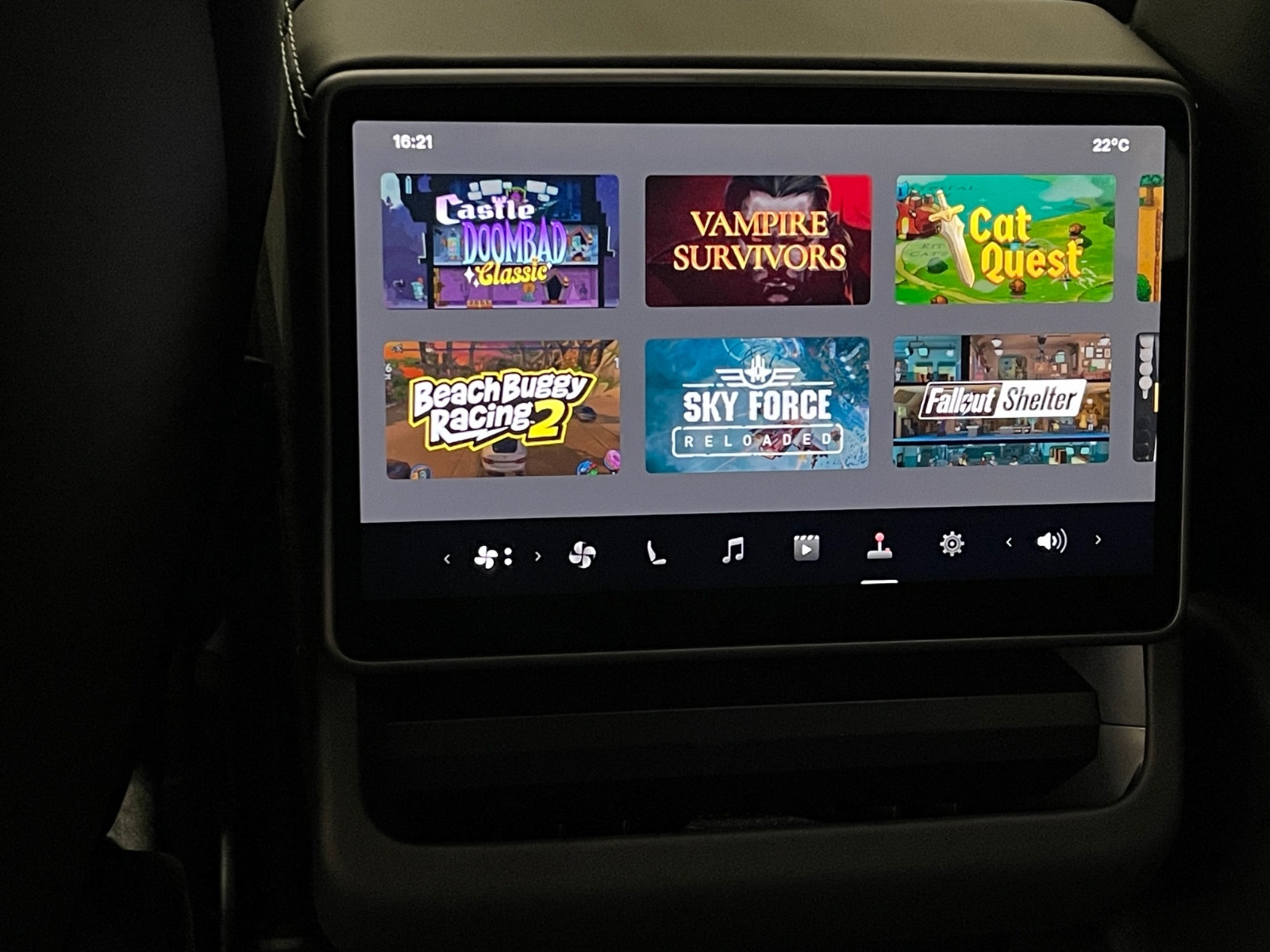 Tesla Model 3 Standard Range, 283hp, 2024