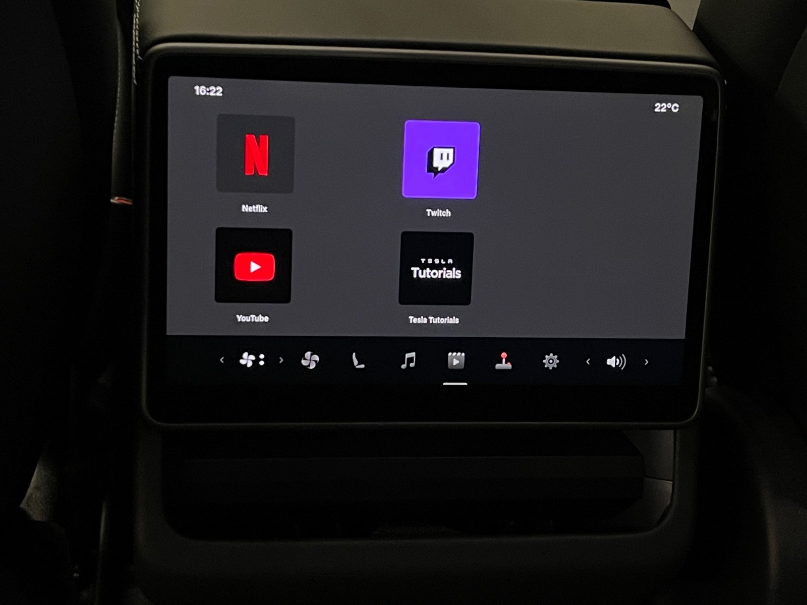 Tesla Model 3 Standard Range, 283hp, 2024