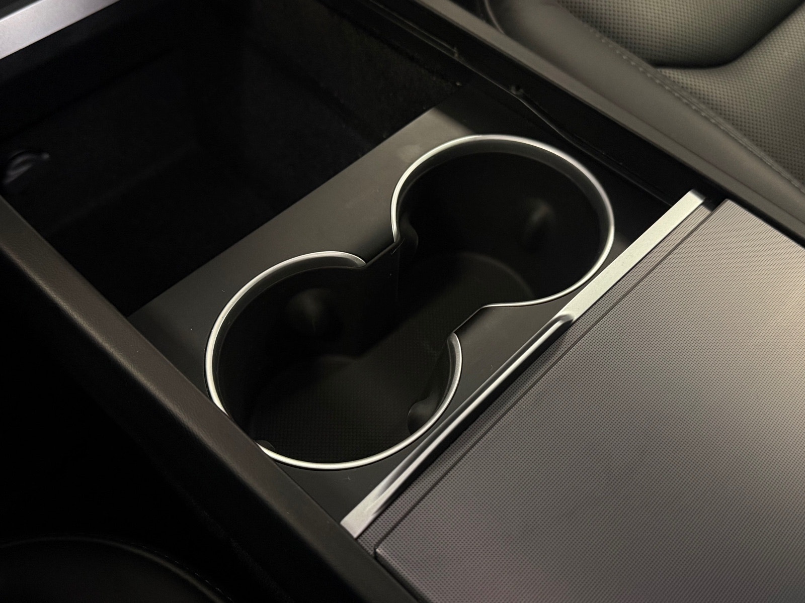 Tesla Model 3 Standard Range, 283hp, 2024