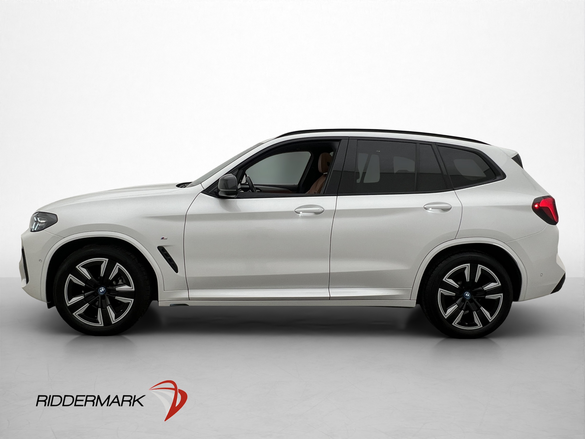 BMW iX3, 286hp, 2024
