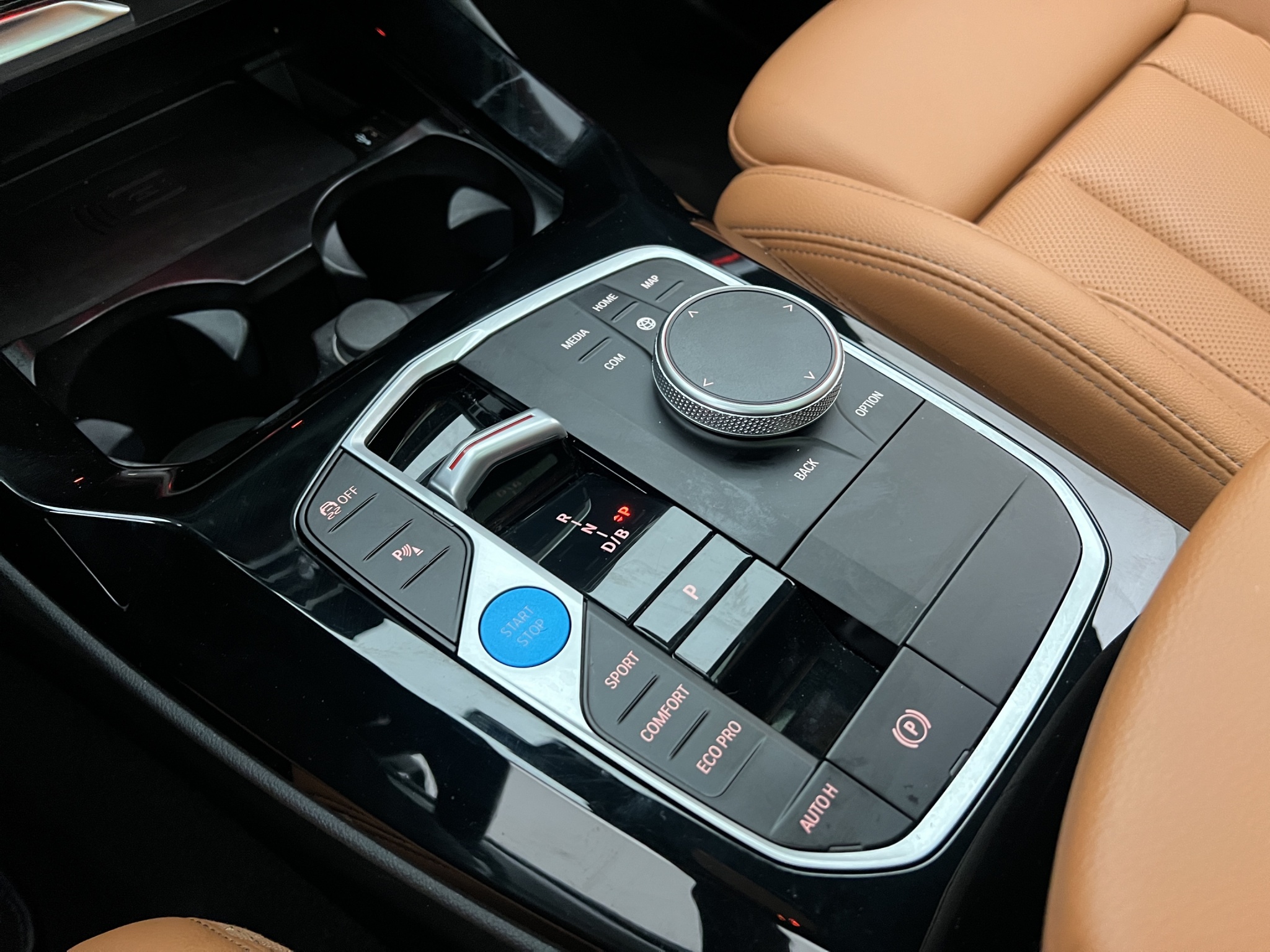 BMW iX3, 286hp, 2024