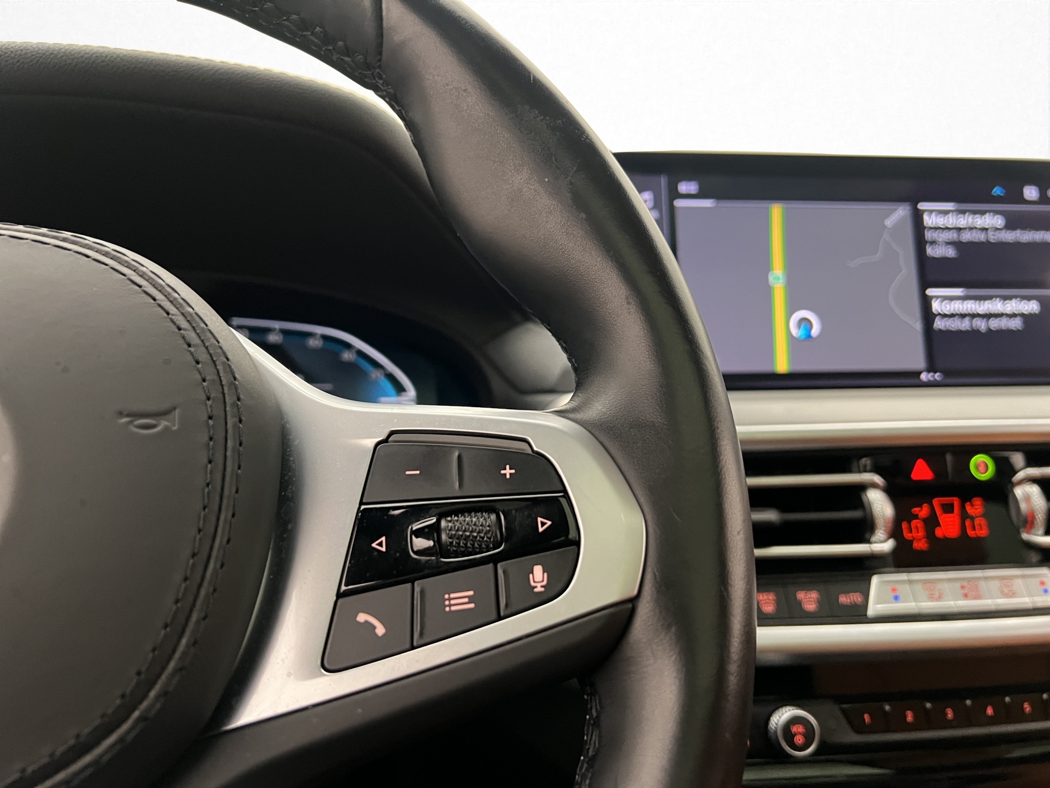 BMW iX3, 286hp, 2024