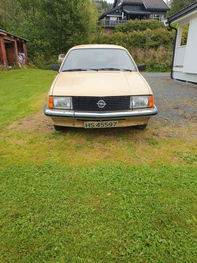 Opel Rekord 5-dørs Caravan 2.0 S Manuell, 4-trinn, 101hk, 1979