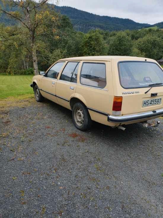 Opel Rekord 5-dørs Caravan 2.0 S Manuell, 4-trinn, 101hk, 1979