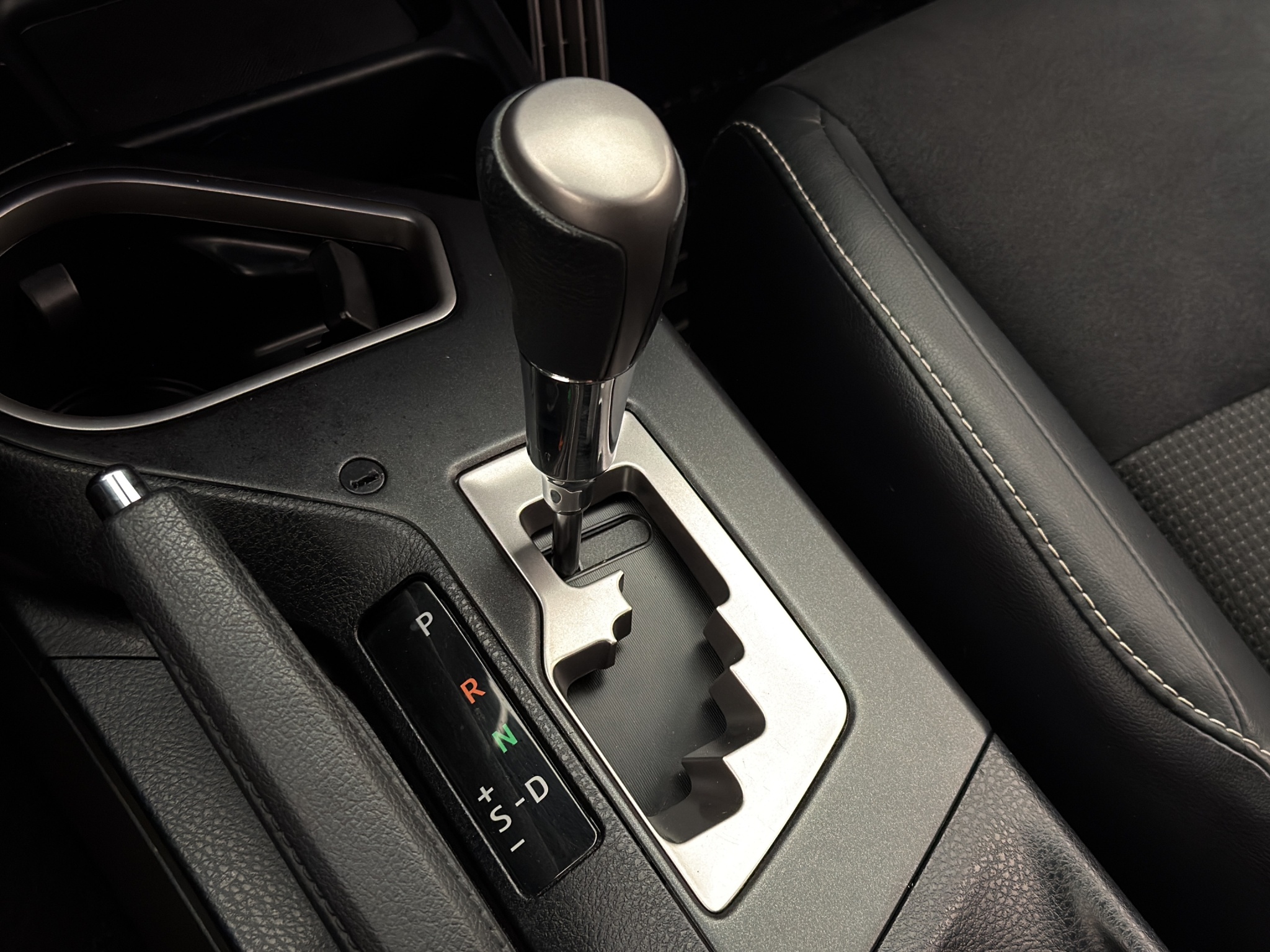Toyota RAV4 Hybrid 2.5 Dual VVT-i AWD-i E-CVT, 197hp, 2018