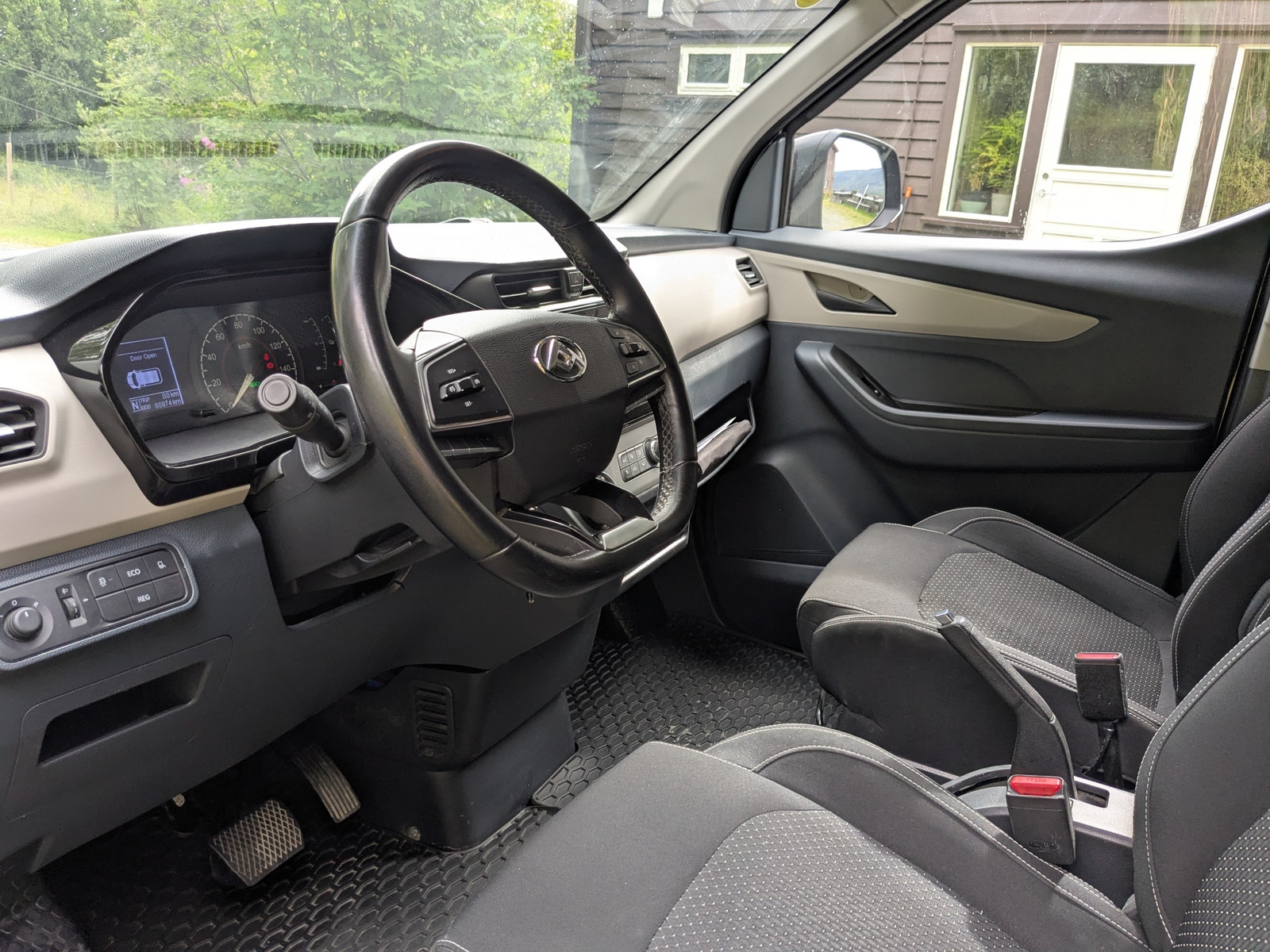 Maxus e-Deliver 3 52.5 kWh, 122hp, 2020
