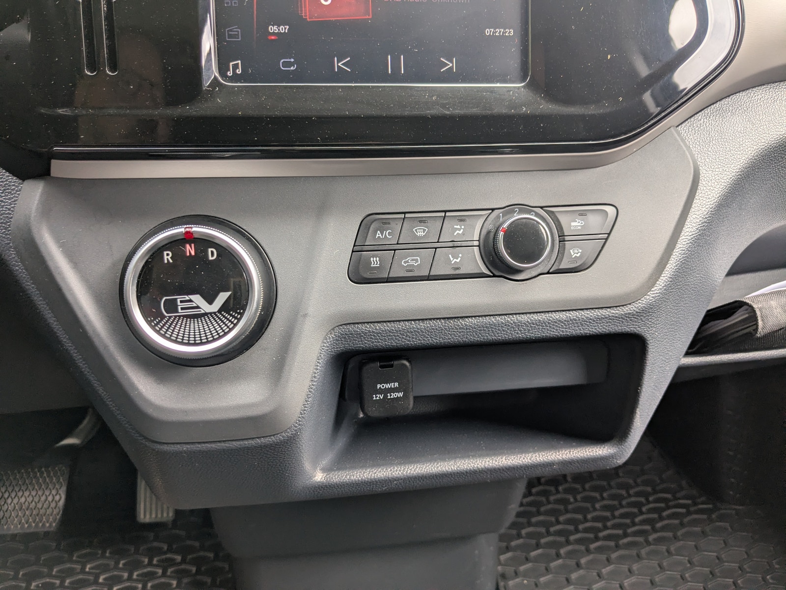 Maxus e-Deliver 3 52.5 kWh, 122hp, 2020