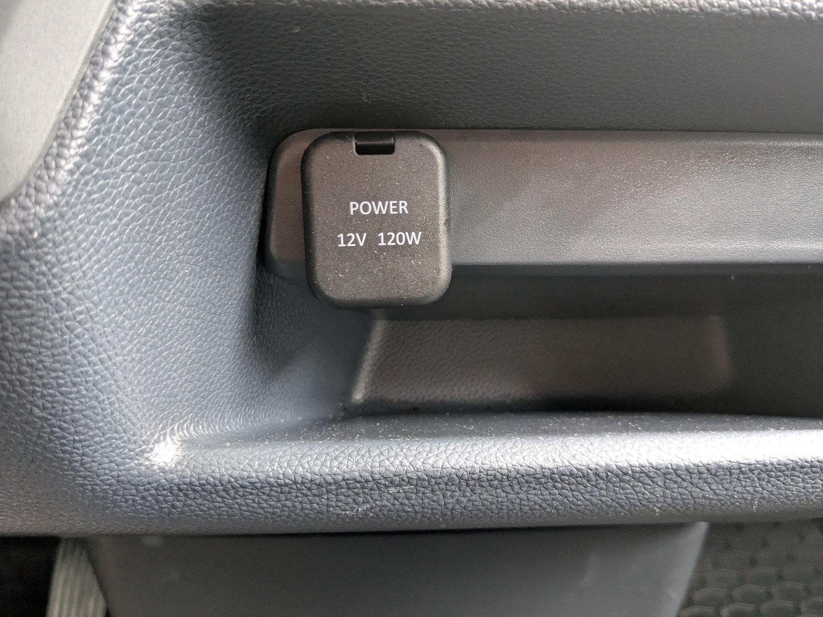 Maxus e-Deliver 3 52.5 kWh, 122hp, 2020