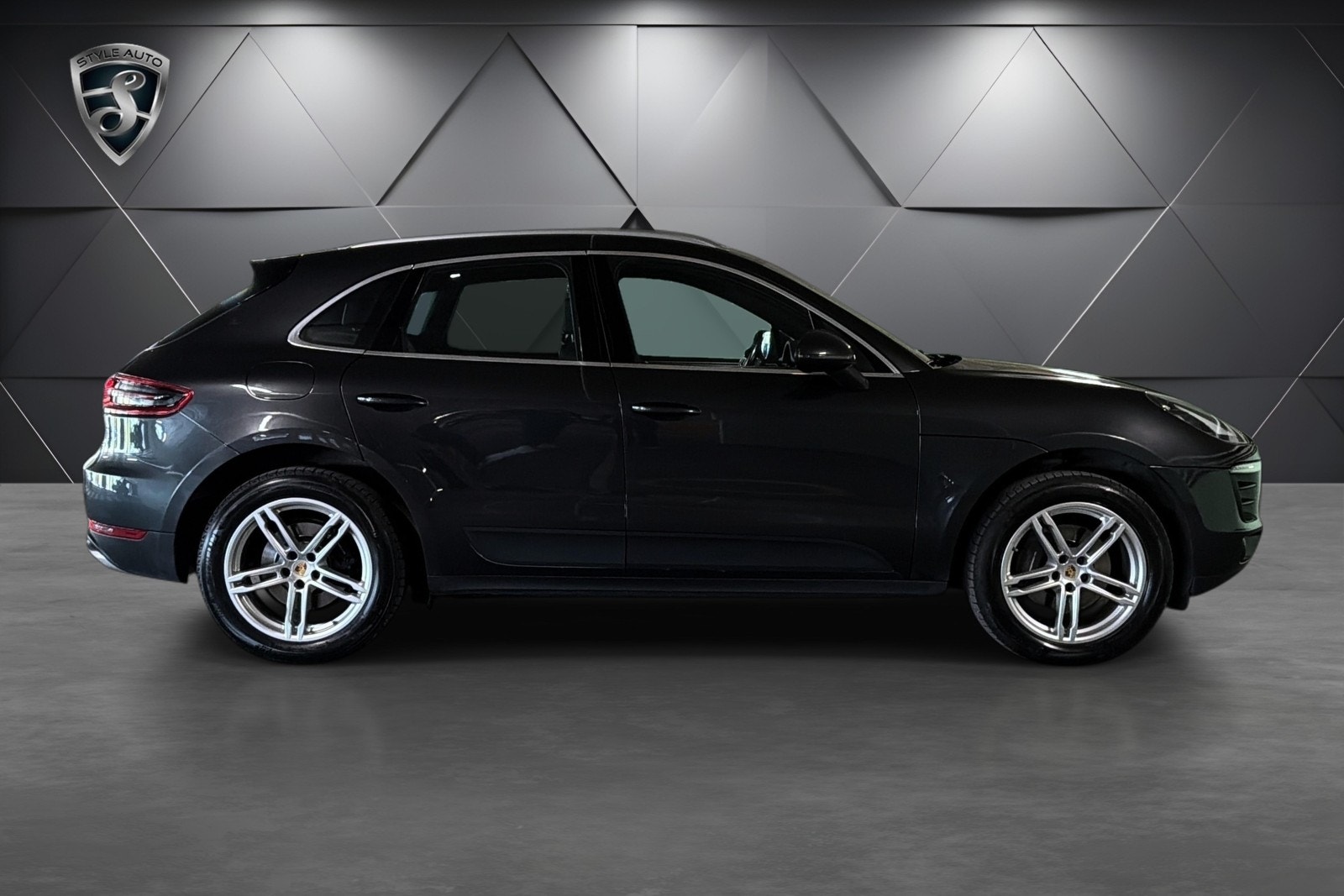 Porsche Macan PDK, 252hp, 2017