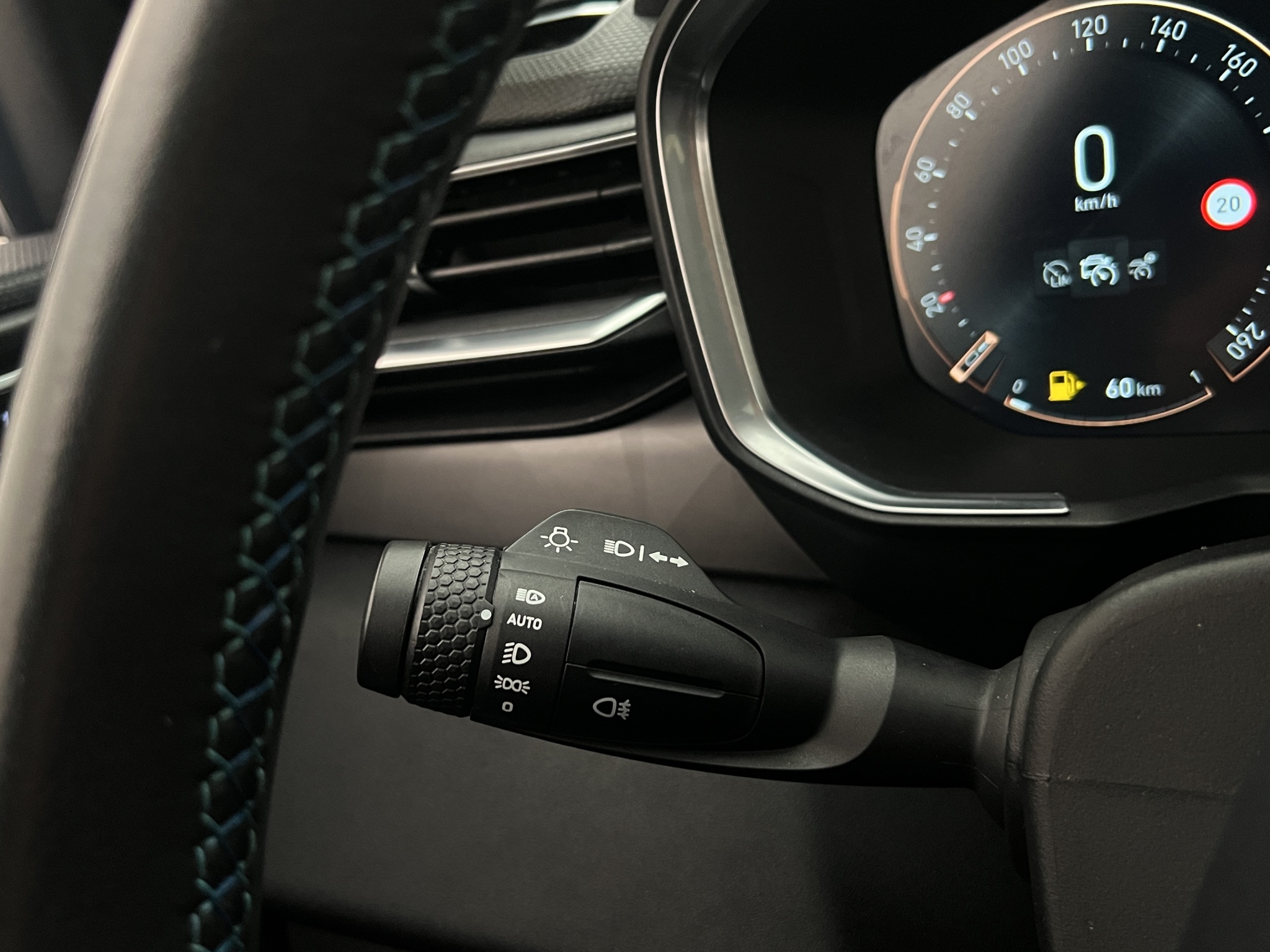Lynk & Co 01 PHEV DCT, 261hp, 2022