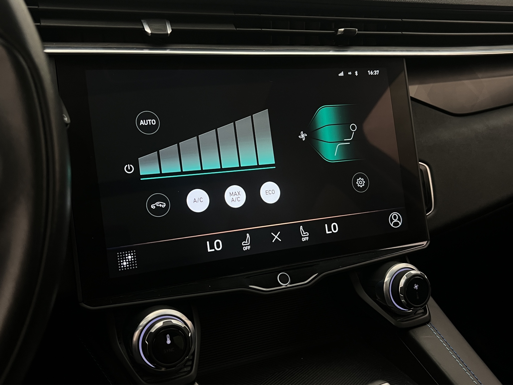 Lynk & Co 01 PHEV DCT, 261hp, 2022