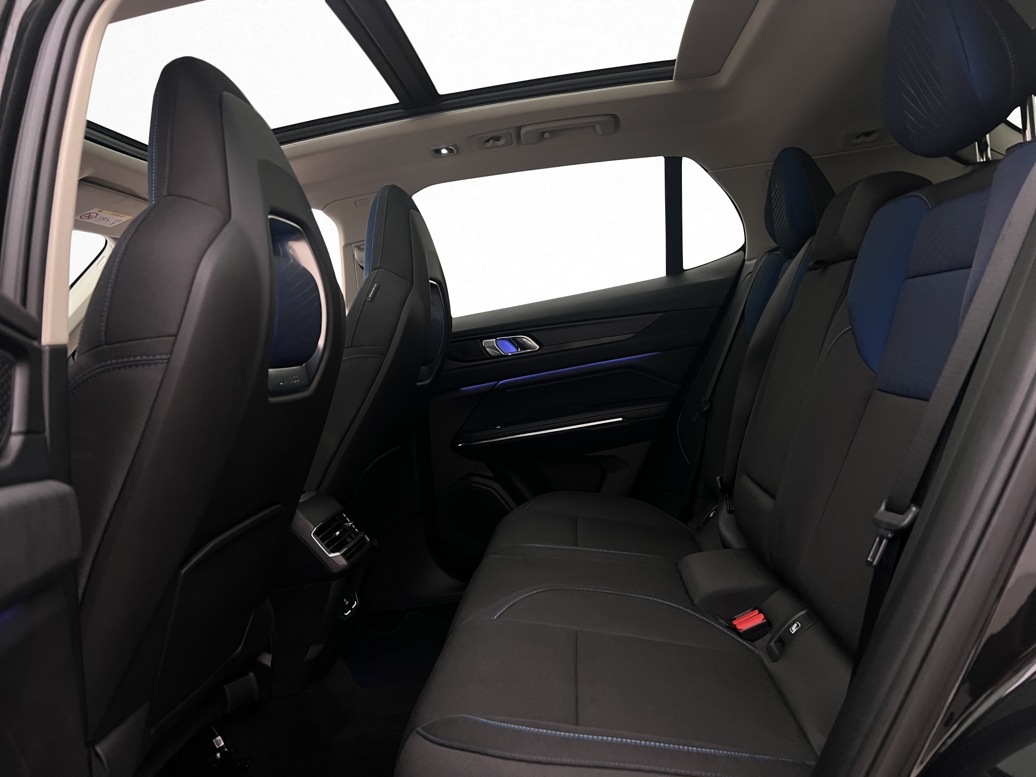 Lynk & Co 01 PHEV DCT, 261hp, 2022