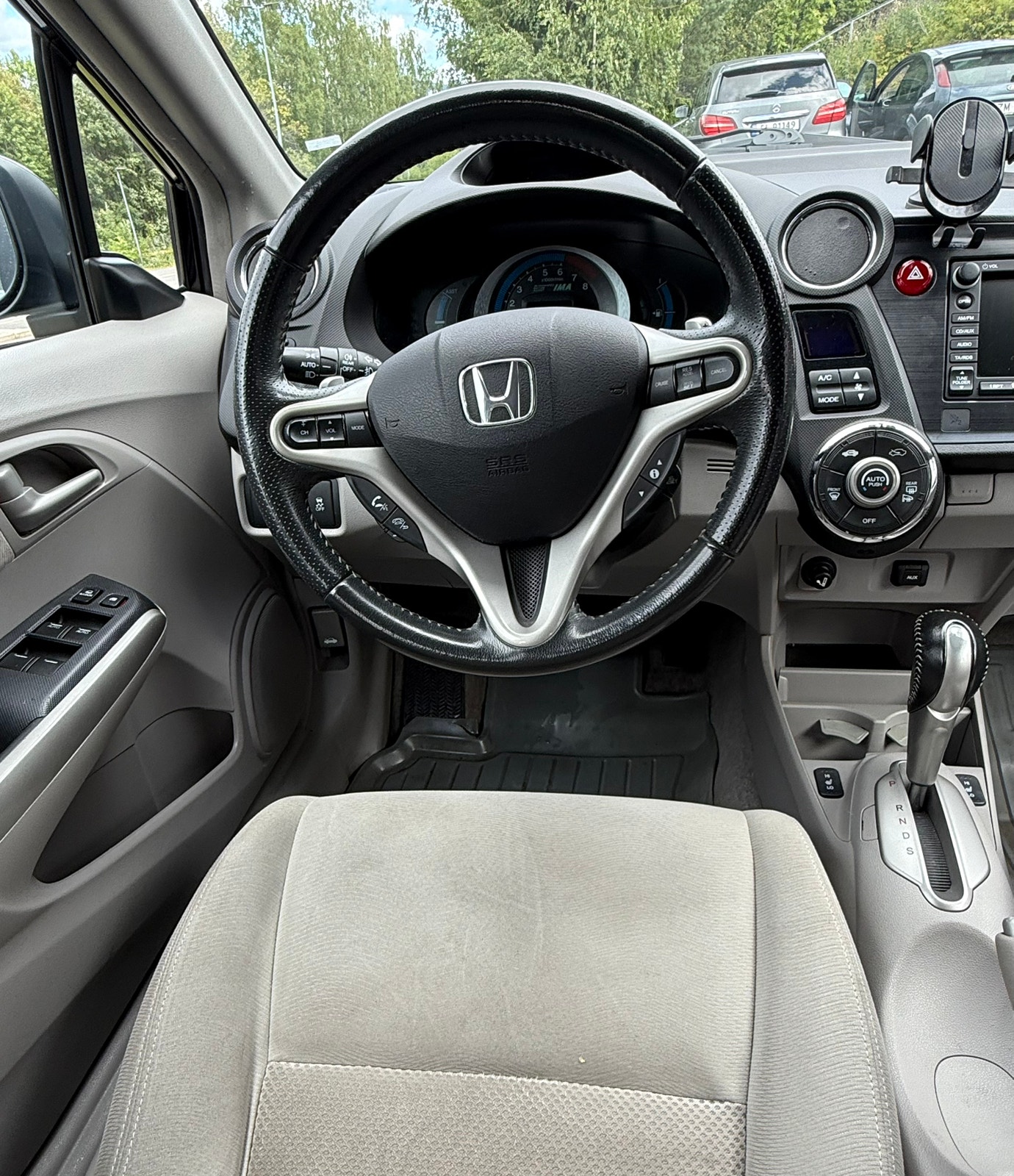 Honda Insight 1.3 IMA CVT, 102ps, 2011