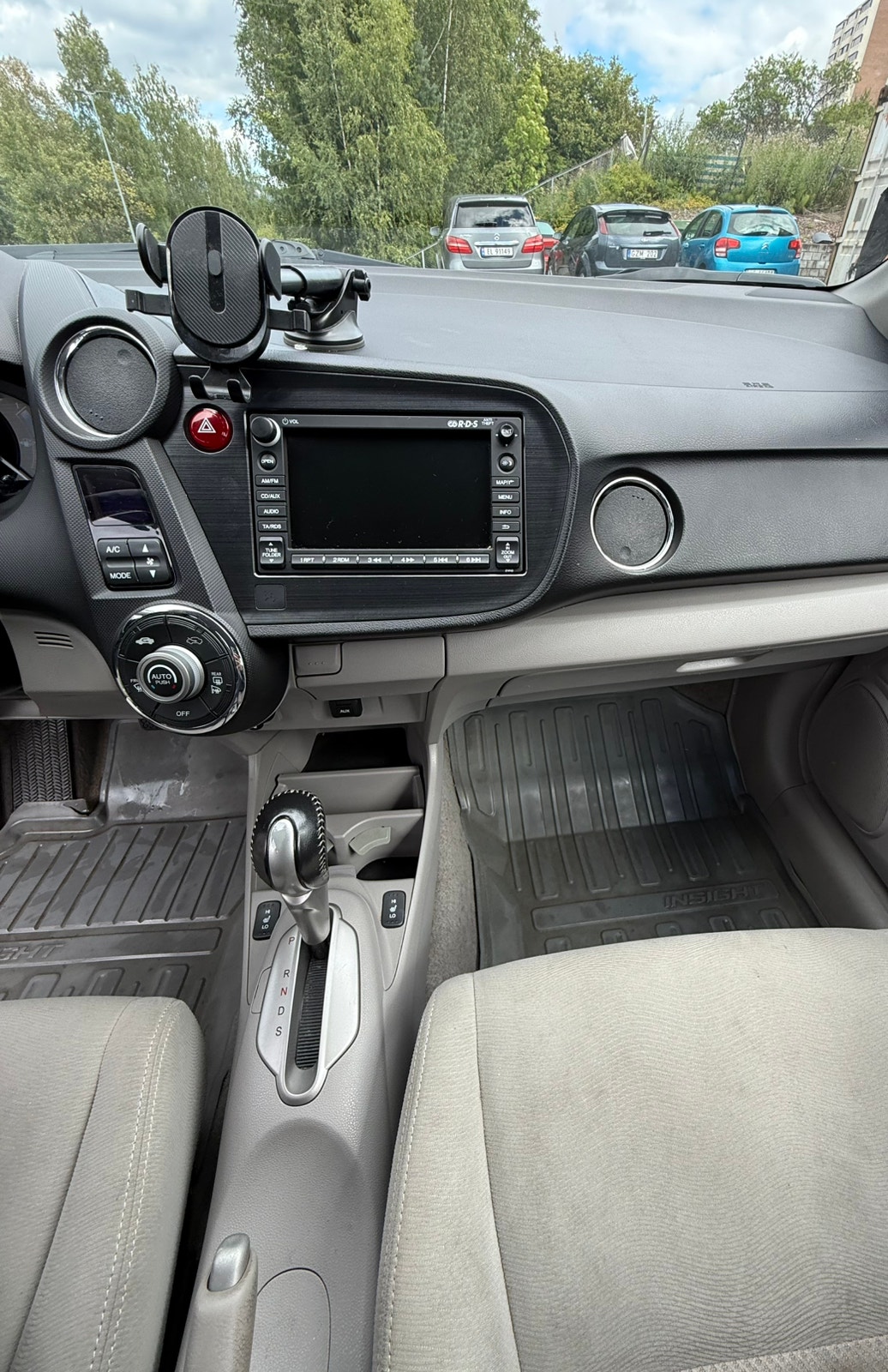 Honda Insight 1.3 IMA CVT, 102ps, 2011