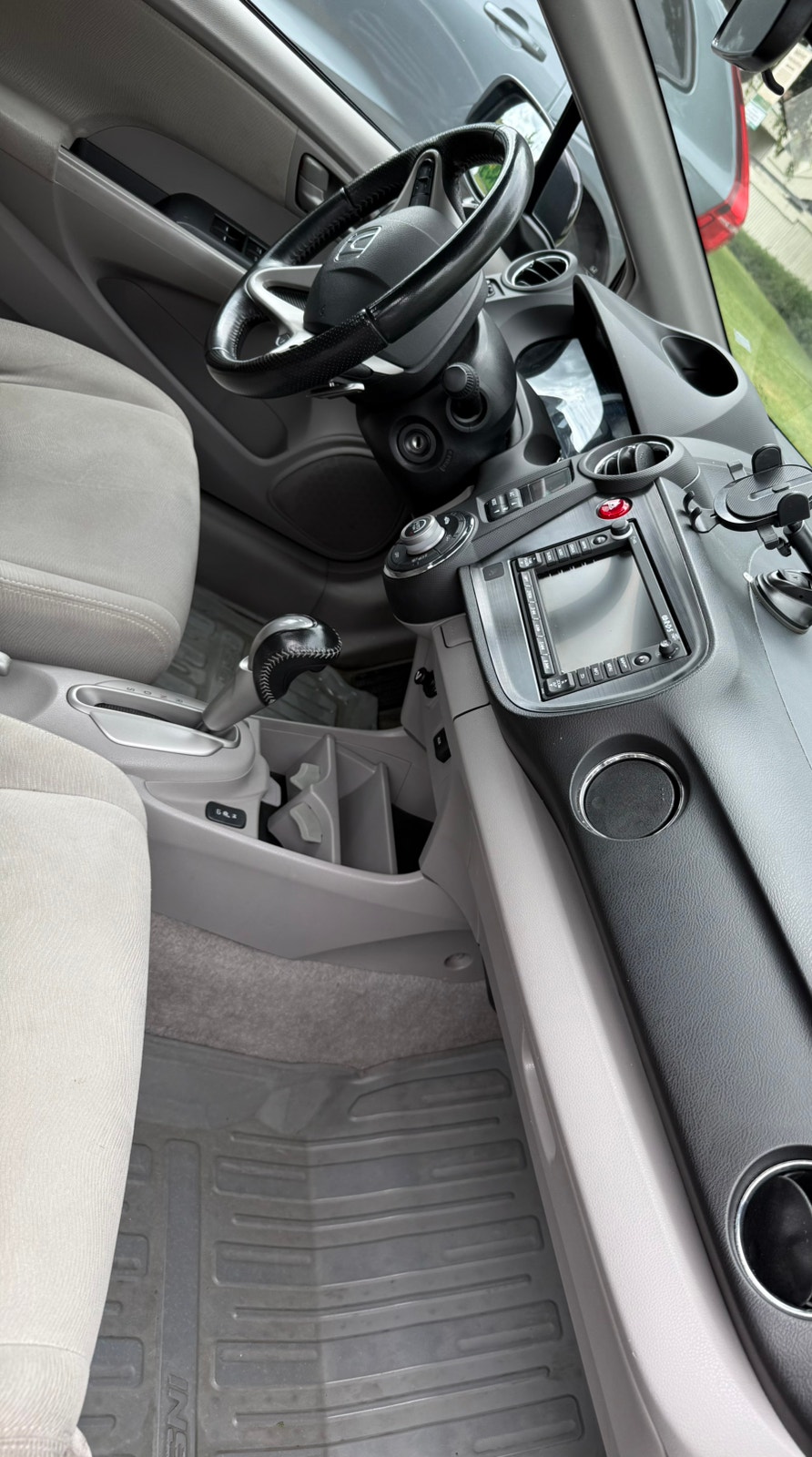 Honda Insight 1.3 IMA CVT, 102ps, 2011