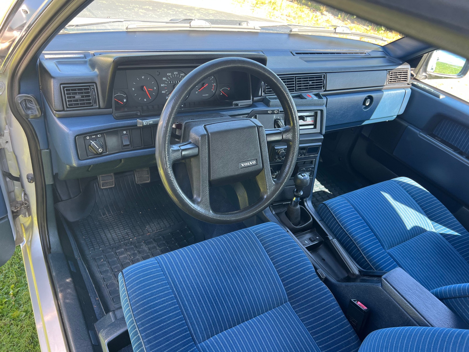 Volvo 740 2.3 Manual, 4-speed + OD, 131hp, 1987