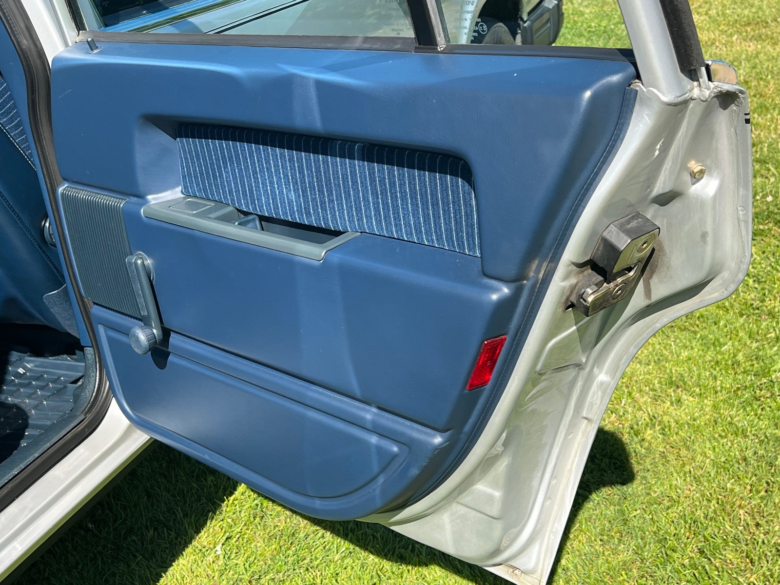 Volvo 740 2.3 Manual, 4-speed + OD, 131hp, 1987