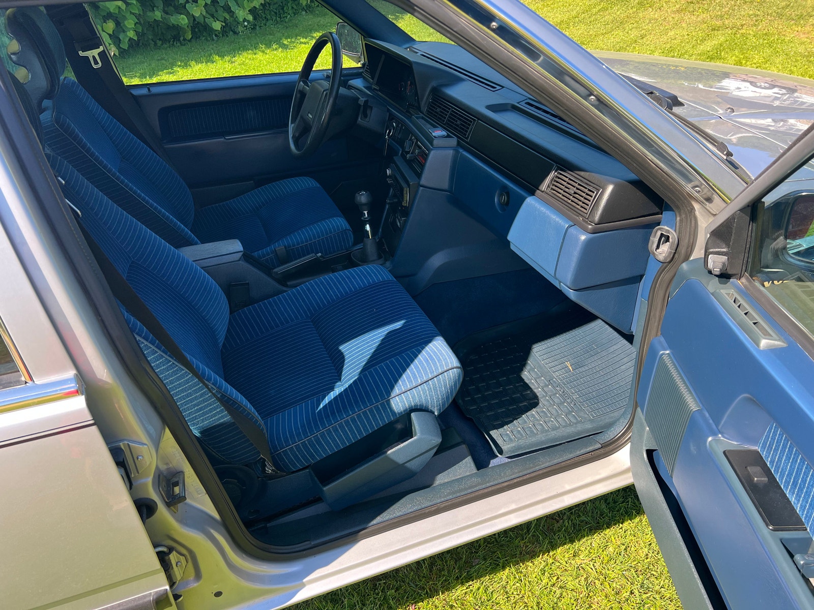 Volvo 740 2.3 Manual, 4-speed + OD, 131hp, 1987