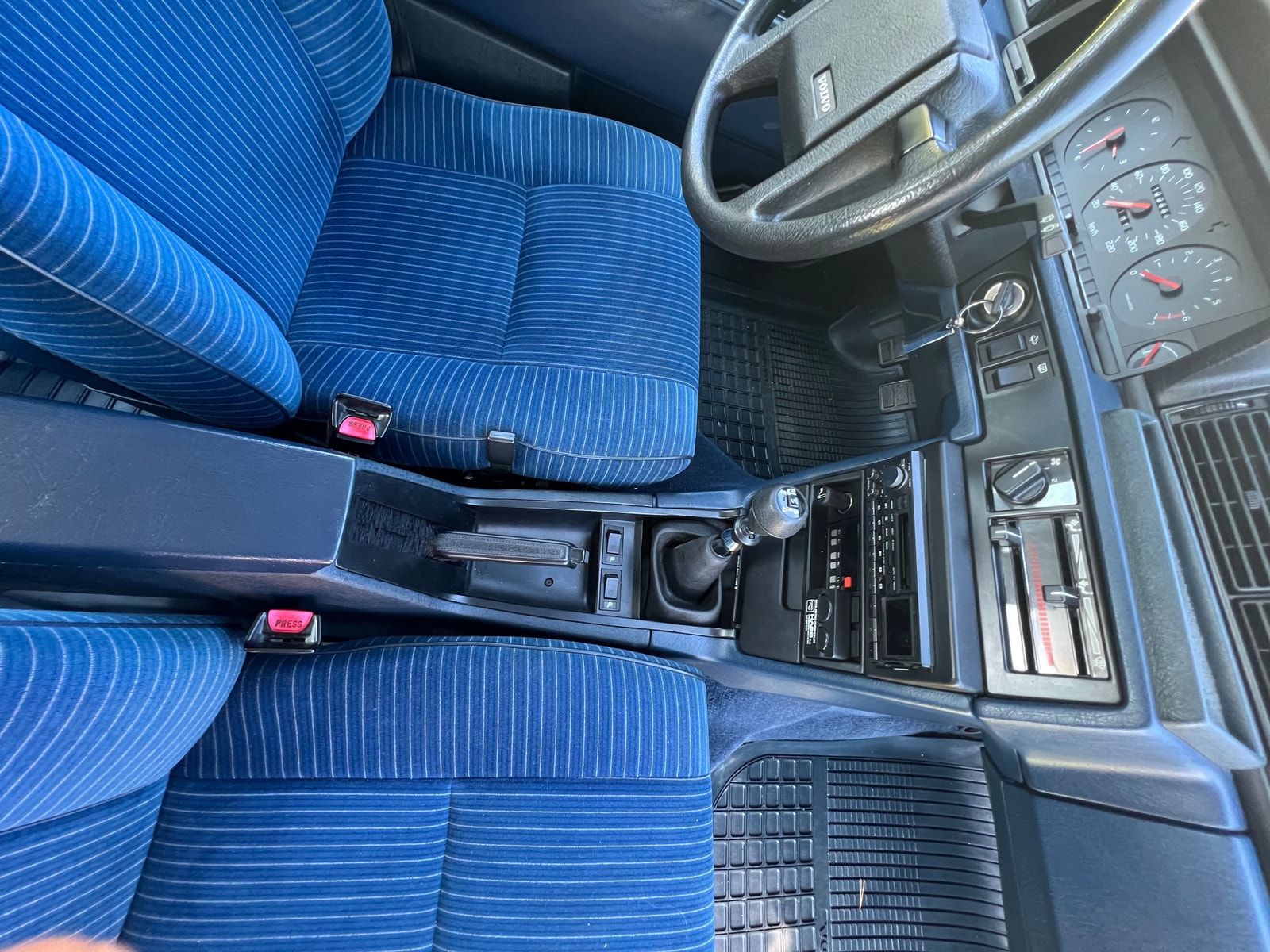 Volvo 740 2.3 Manual, 4-speed + OD, 131hp, 1987
