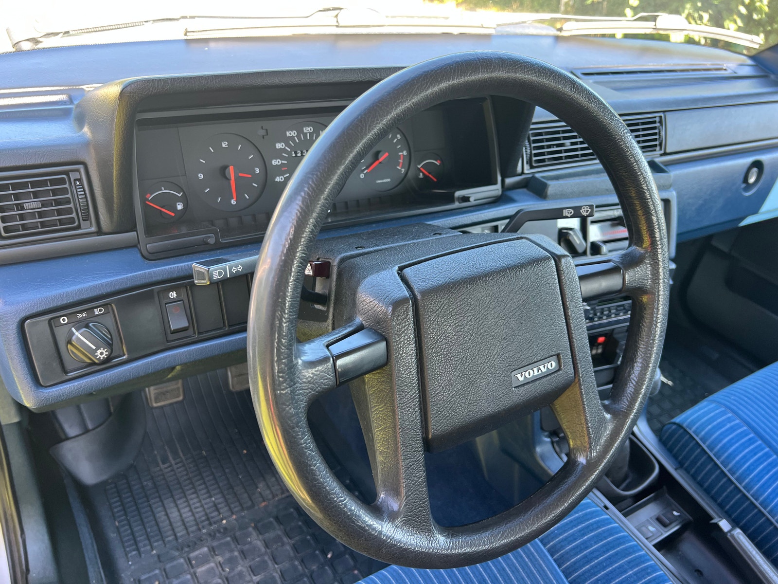 Volvo 740 2.3 Manual, 4-speed + OD, 131hp, 1987
